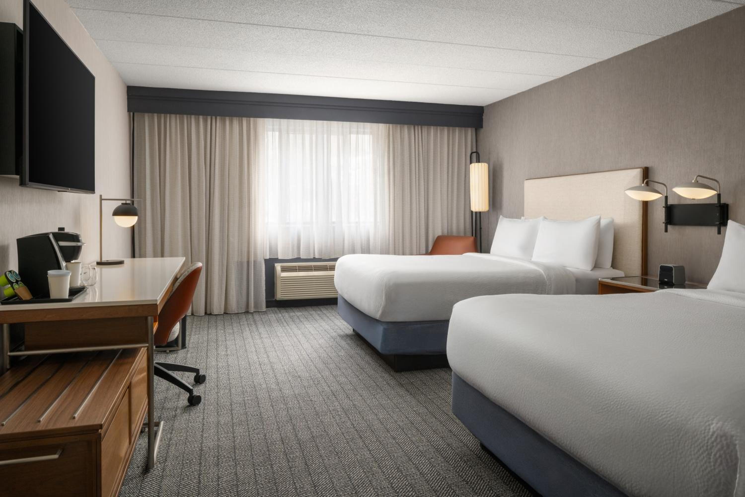 Queen Room with Two Queen Beds and Roll-In Shower - Mobility Access - Photo 2
