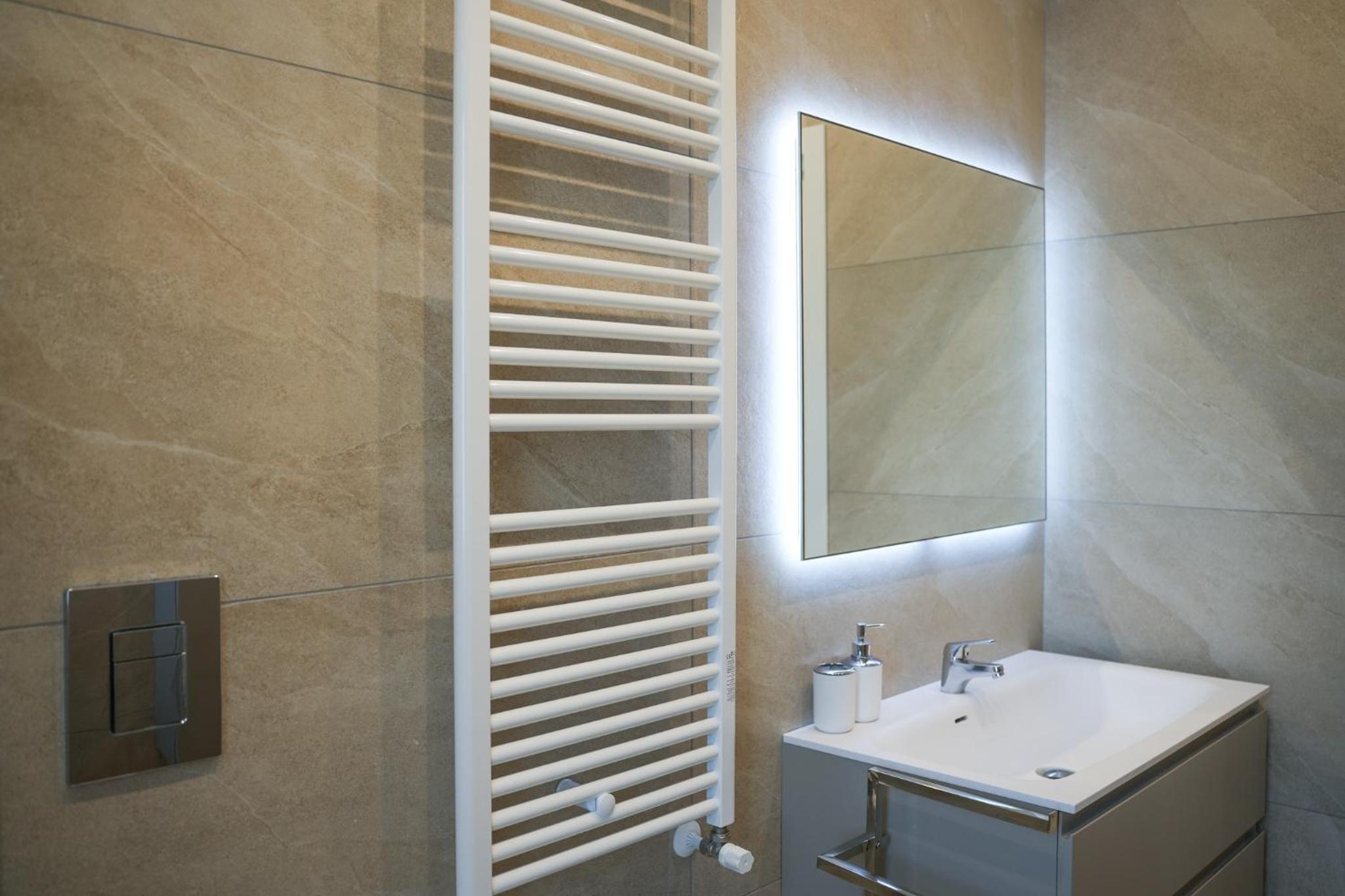 One-Bedroom Apartment with Balcony