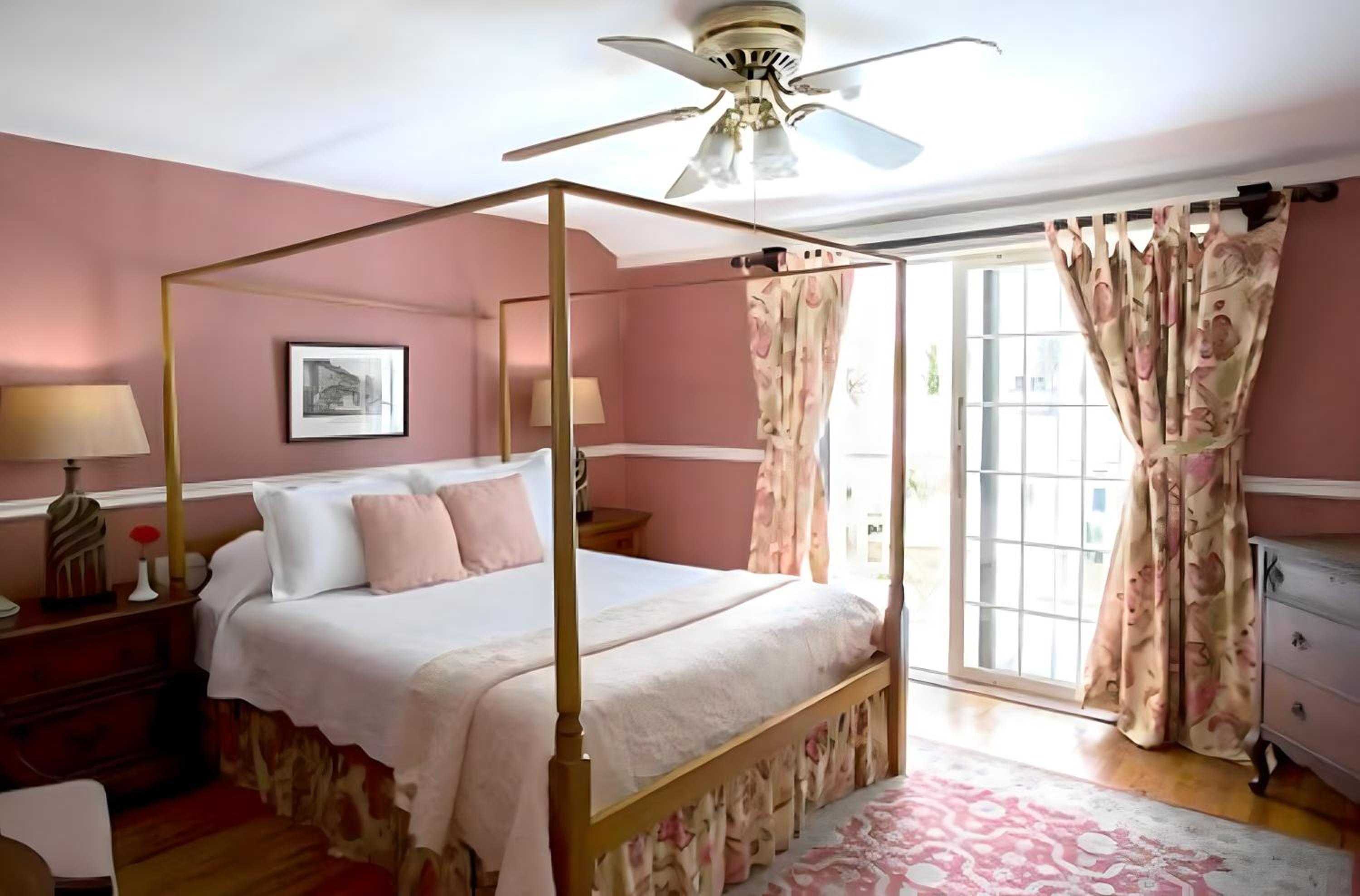 Queen Room with Balcony
