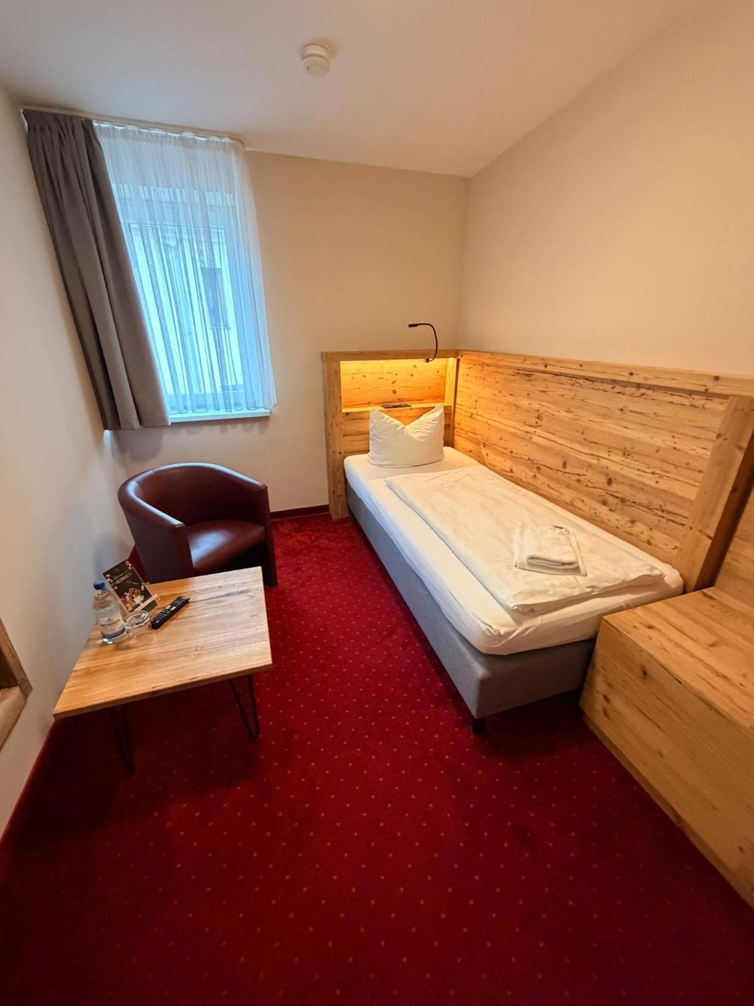 Single Room photo 2