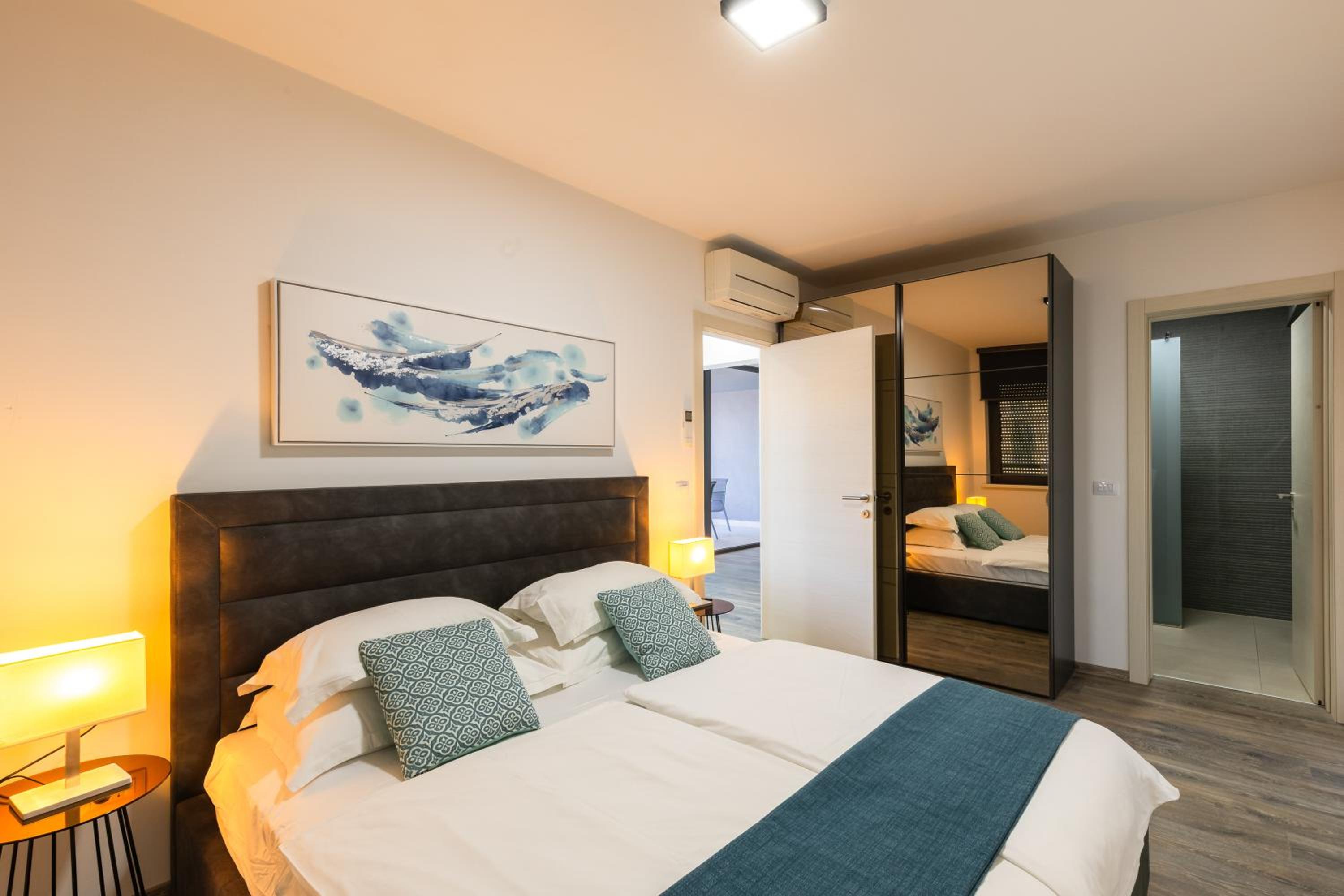 Two-Bedroom Apartment with Sea View photo 2