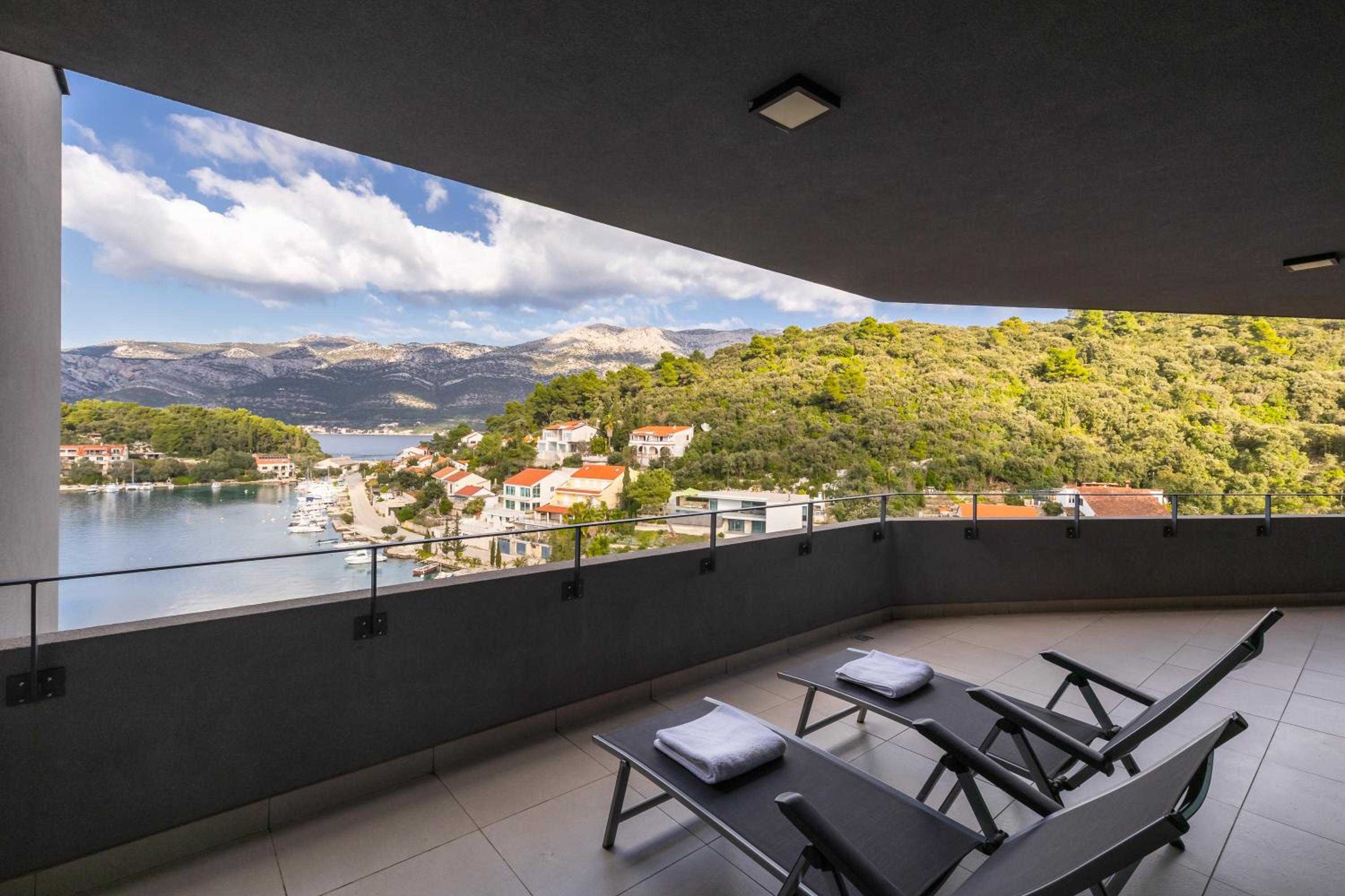 Two-Bedroom Apartment with Sea View photo 1