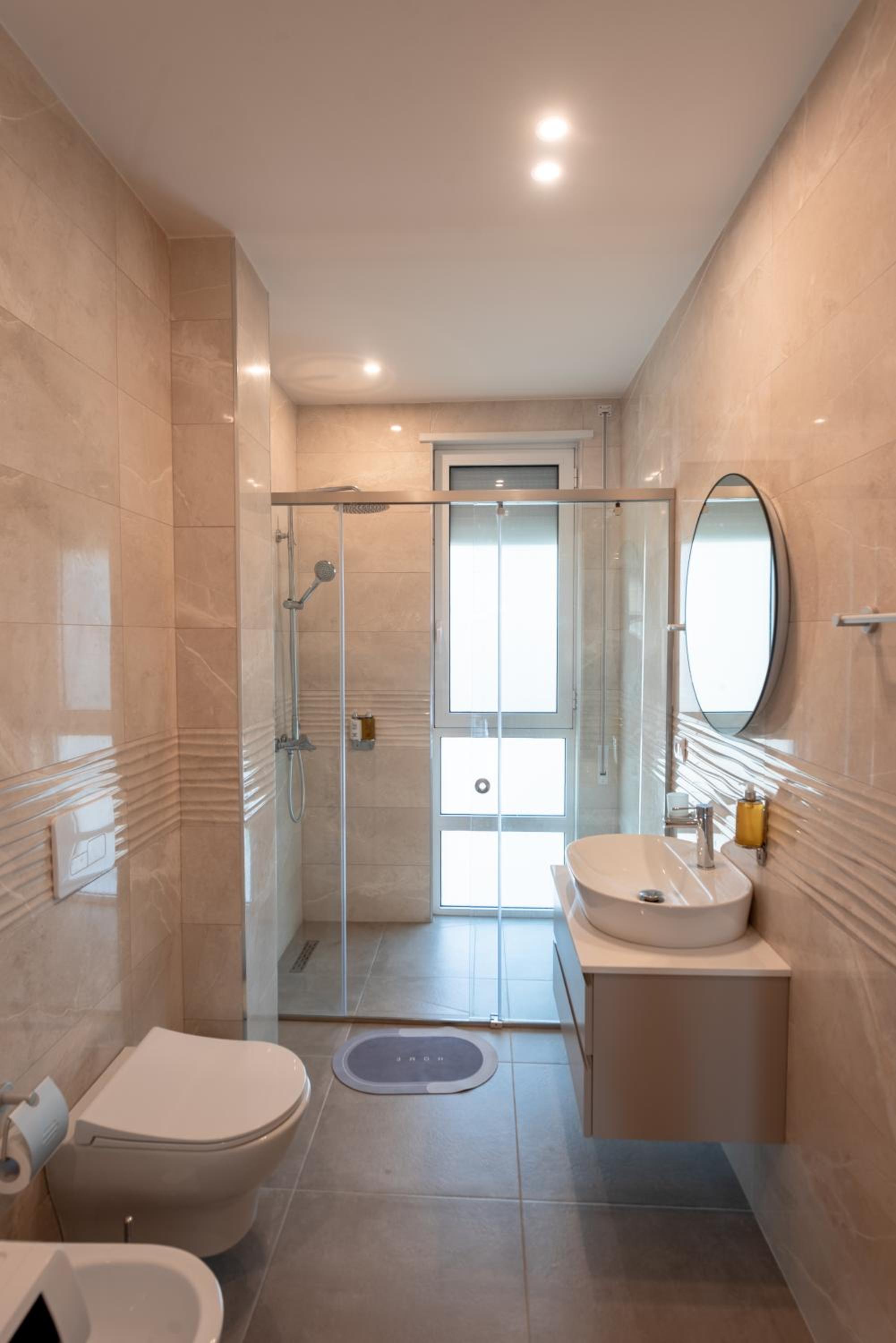 One-Bedroom Apartment with Balcony photo 3