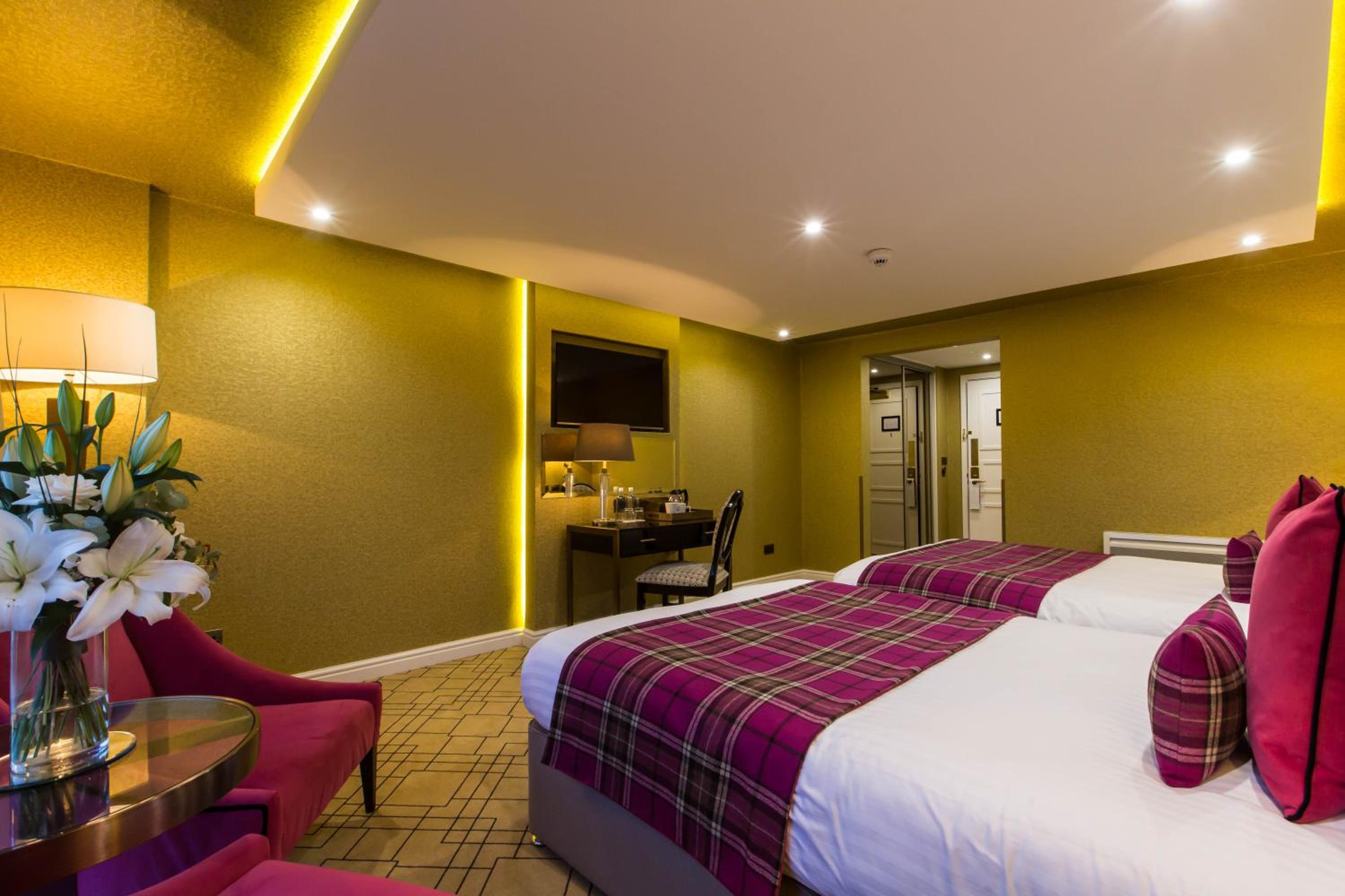 Executive Double Room with Two Double Beds - Photo 4