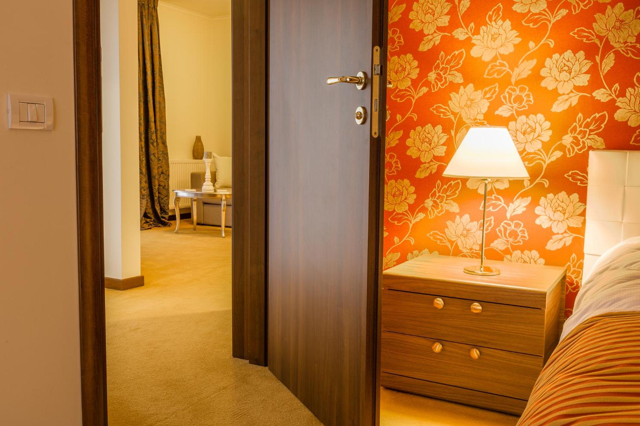 Comfort Suite with Spa Access - Photo 3