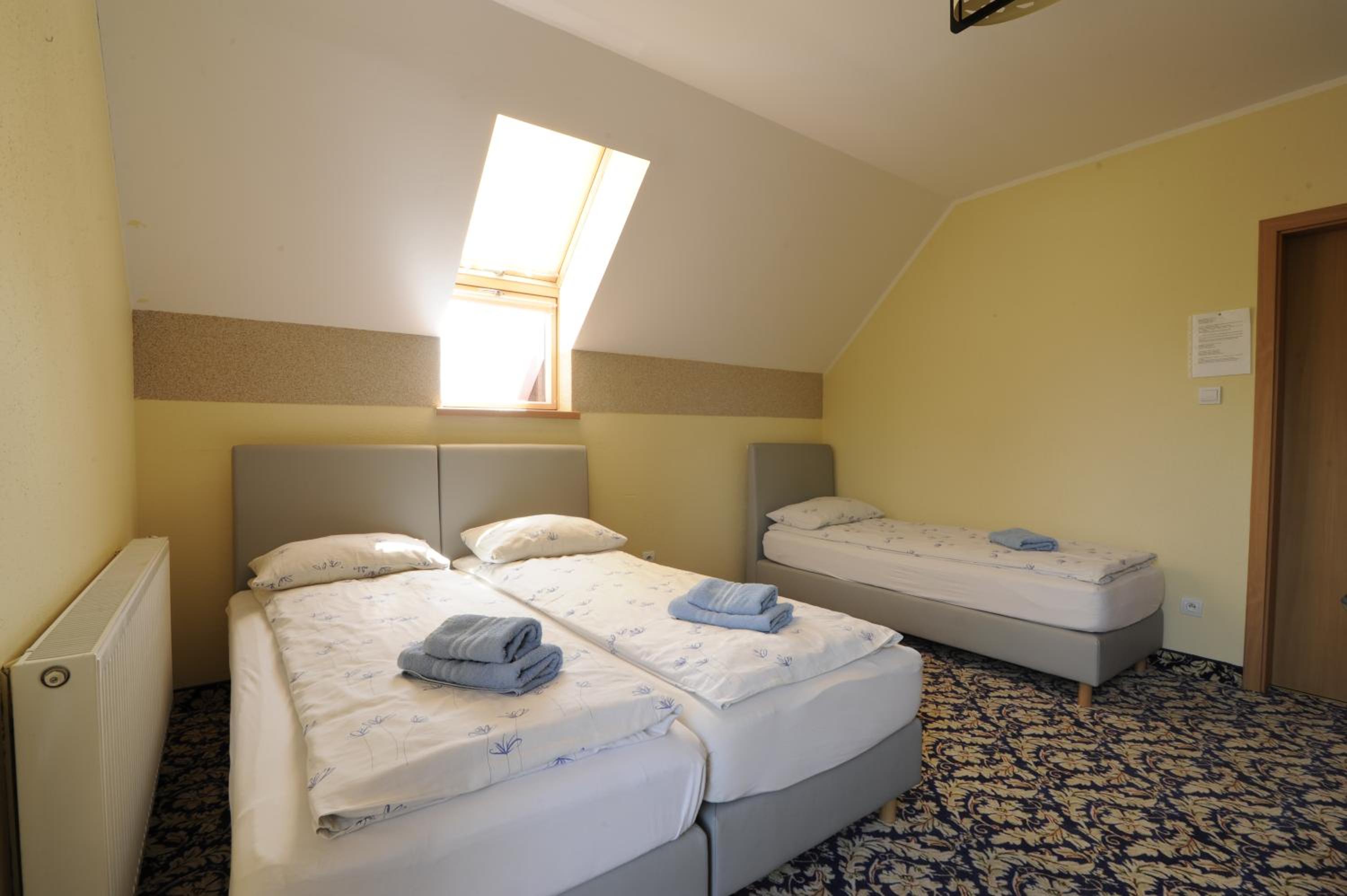 Triple Room with View - Photo 5