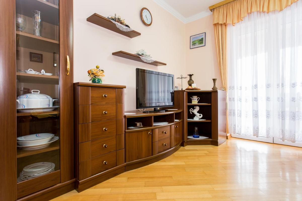 Two-Bedroom Apartment - Photo 7
