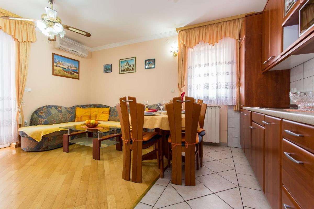 Two-Bedroom Apartment - Photo 6