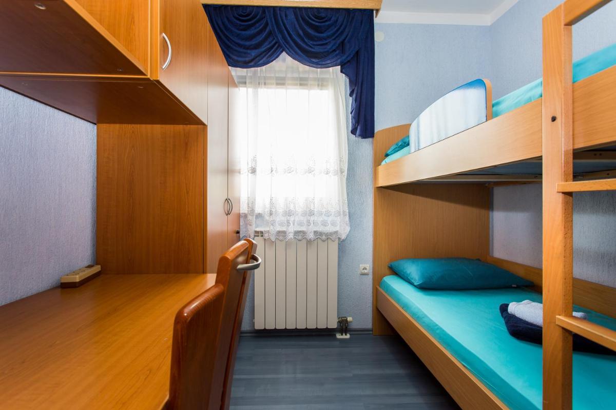 Two-Bedroom Apartment - Photo 5