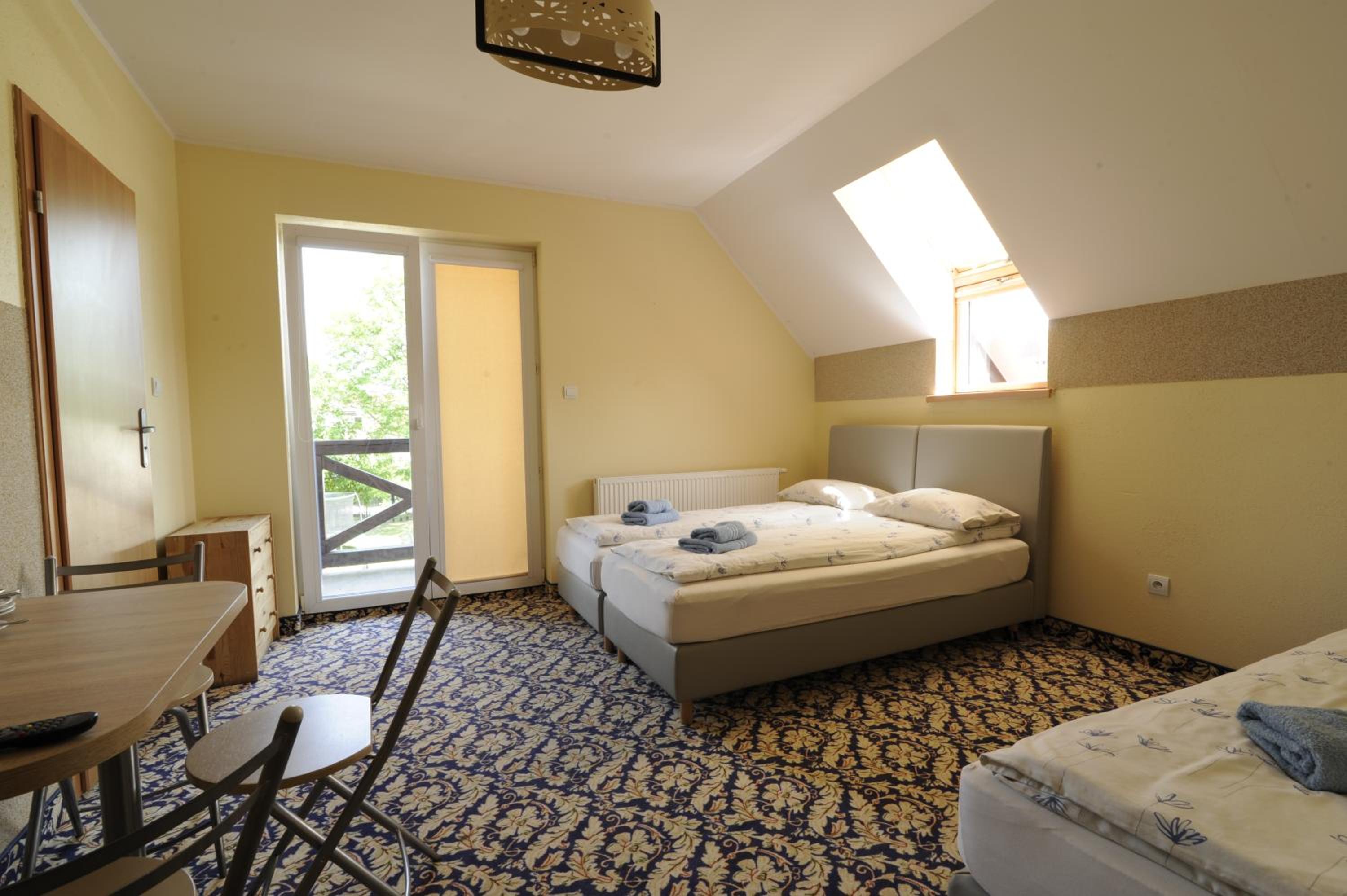 Triple Room with View - Photo 9