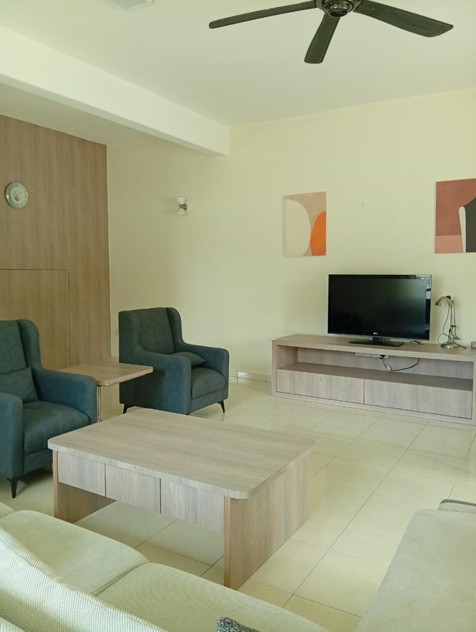 Villa with Sea View - Photo 1