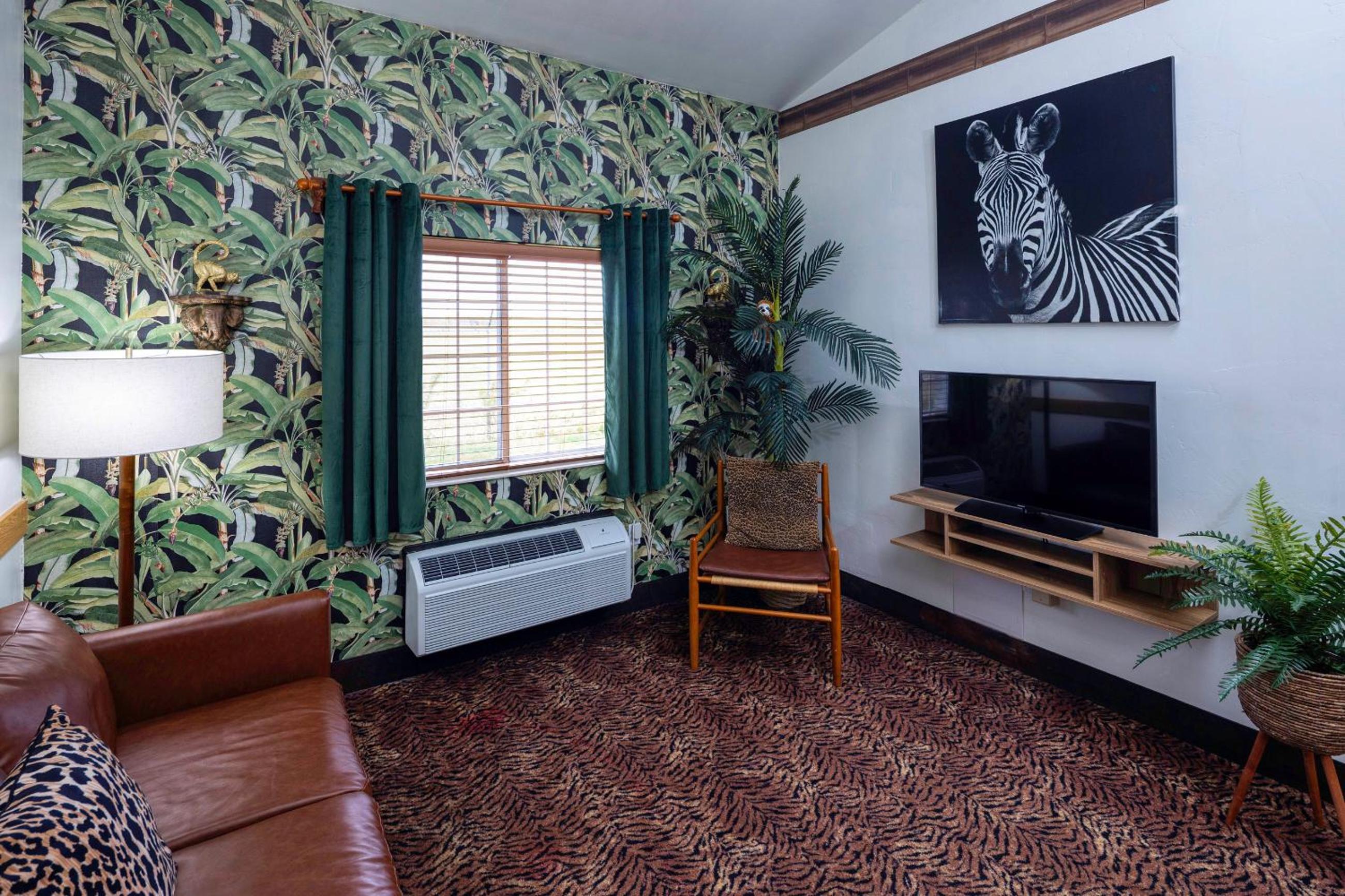 Jungle Suite With Spa Bath photo 1