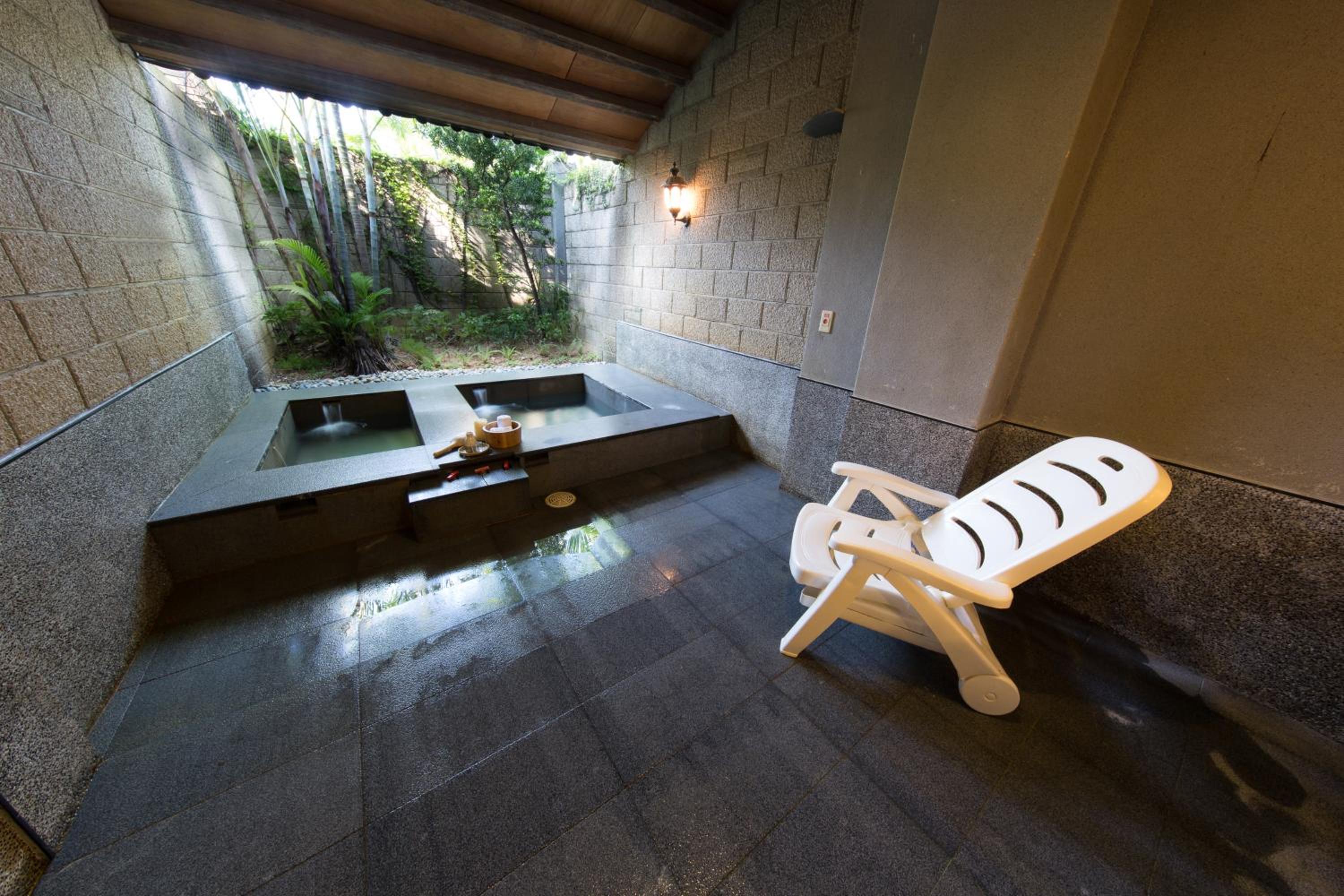 Quadruple Room with Hot Spring (Check-in after 21:00PM) photo 1