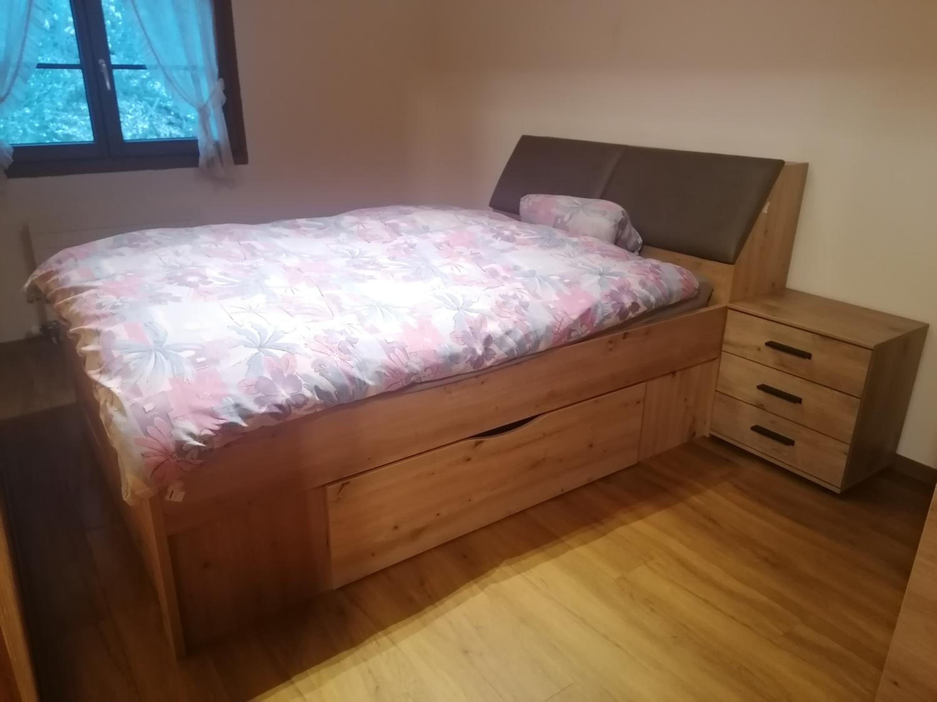 Standard Single Room with Shared Bathroom photo 2