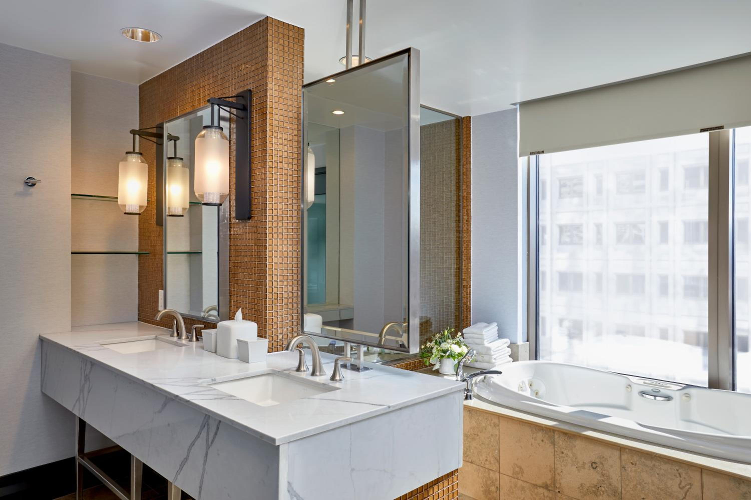 Presidential Suite thumbnail 5