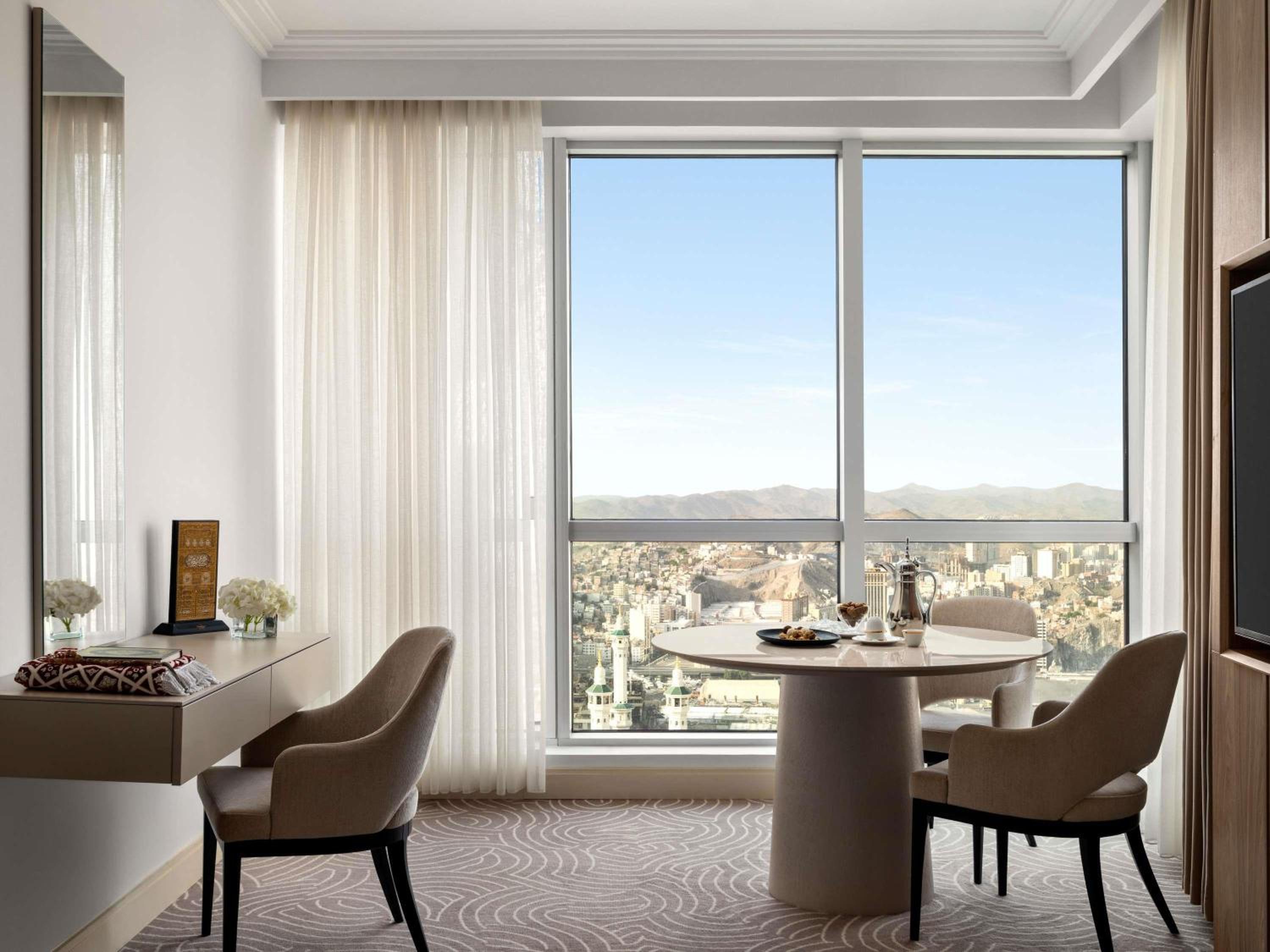 Superior Suite King - Photo 3