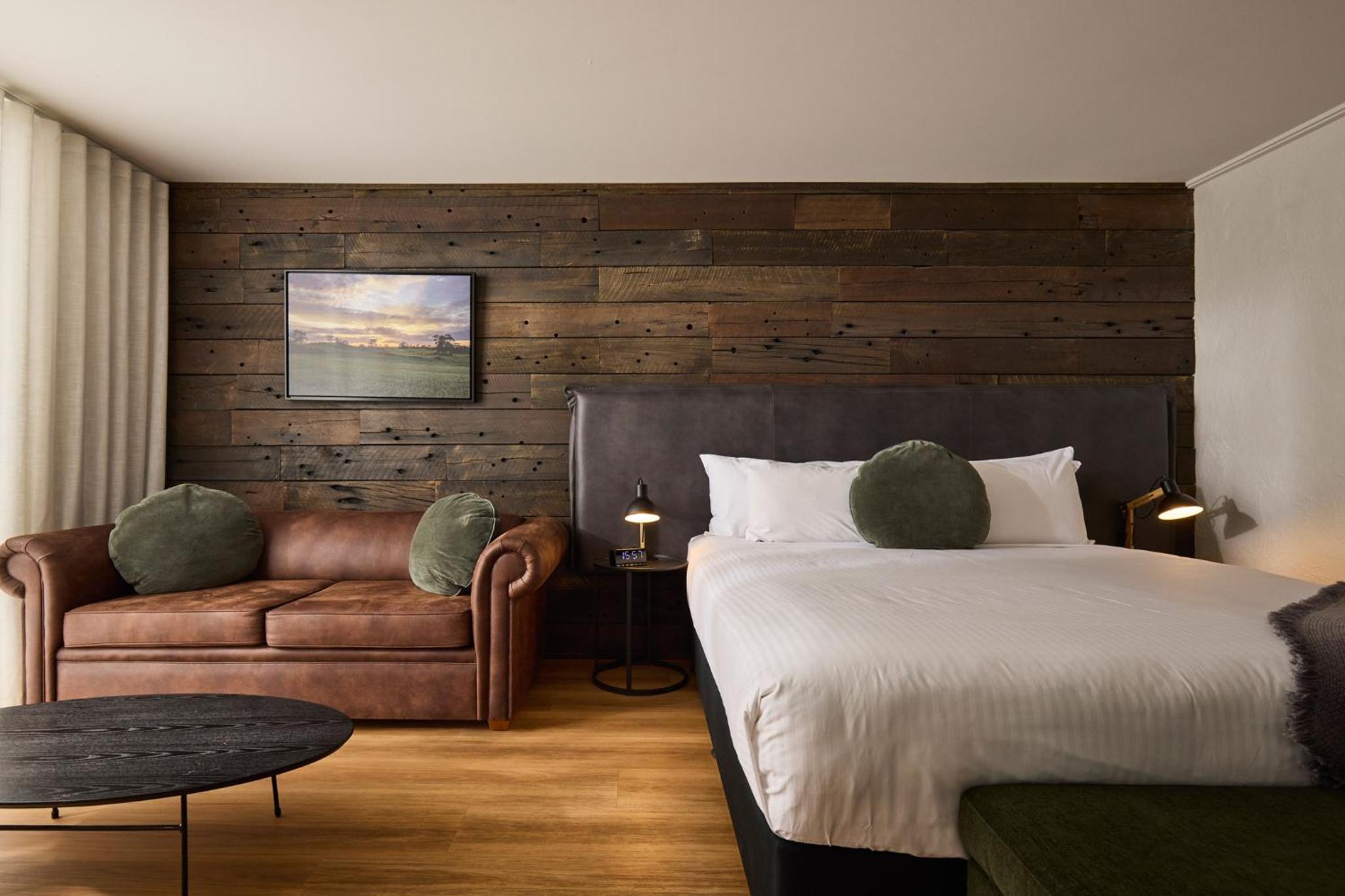 Superior King Room - Photo 4