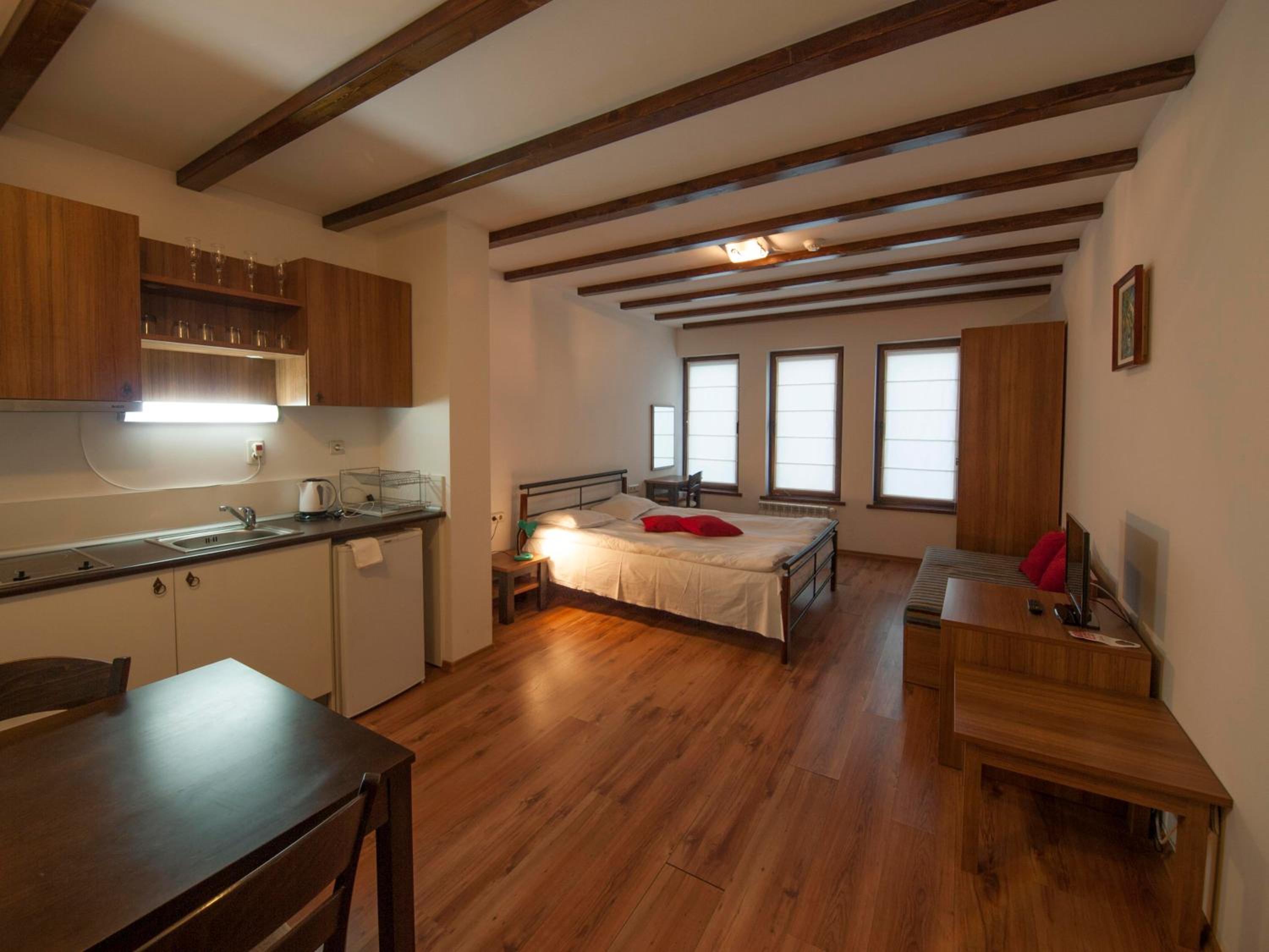 Studio (2 Adults)