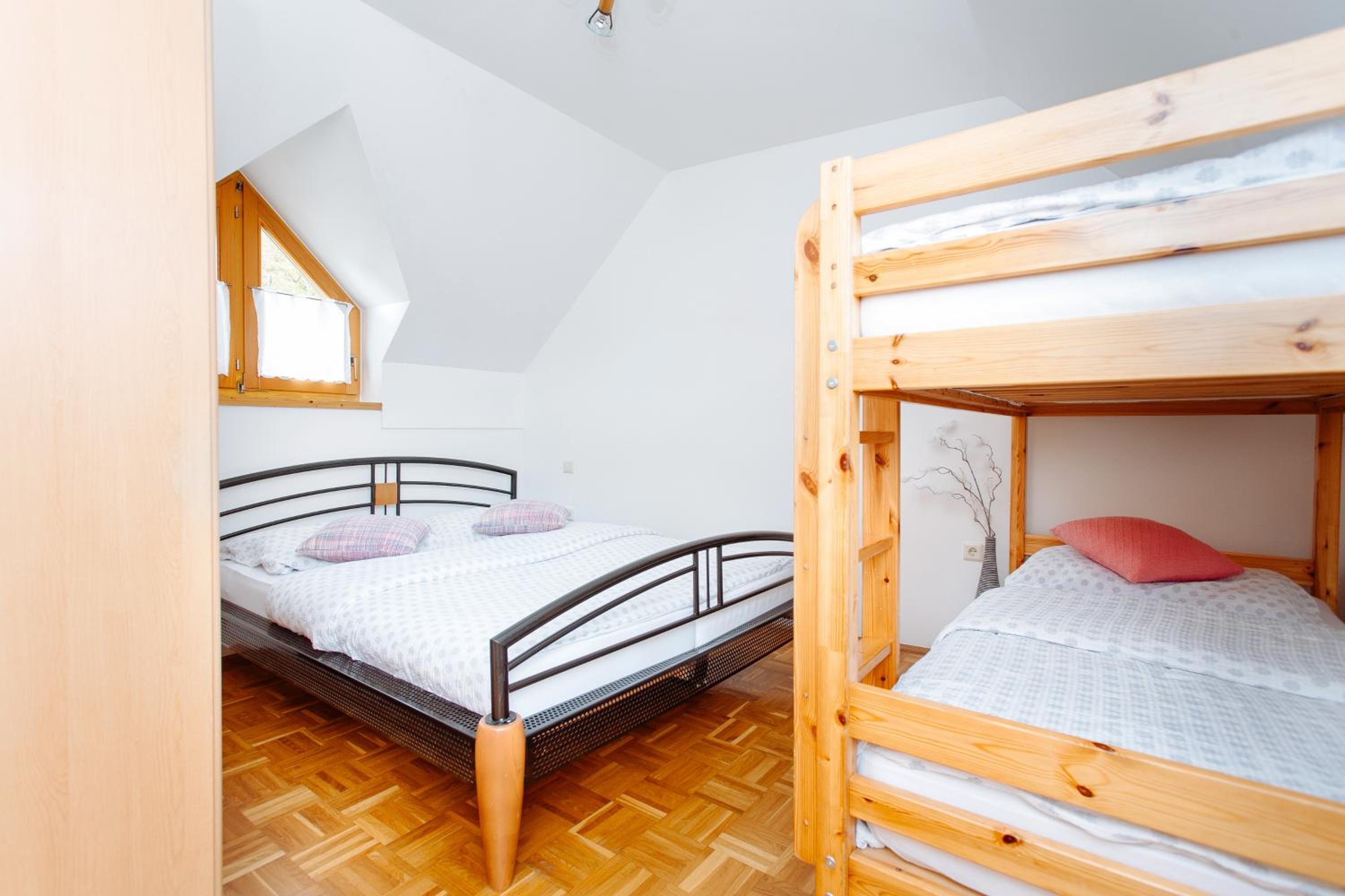 Deluxe Duplex Holiday Home with Terrace - Photo 8