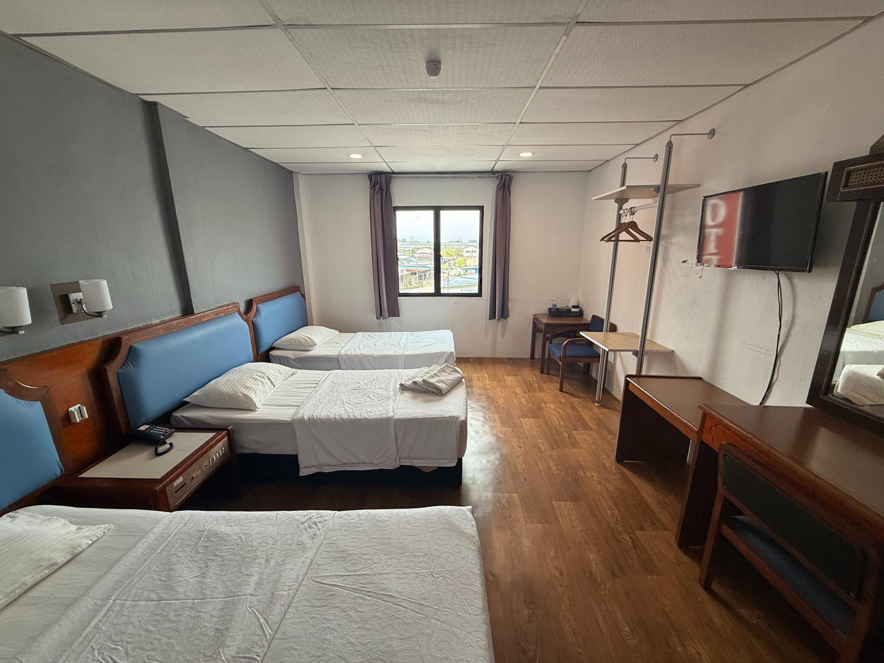 Triple Room - Photo 9