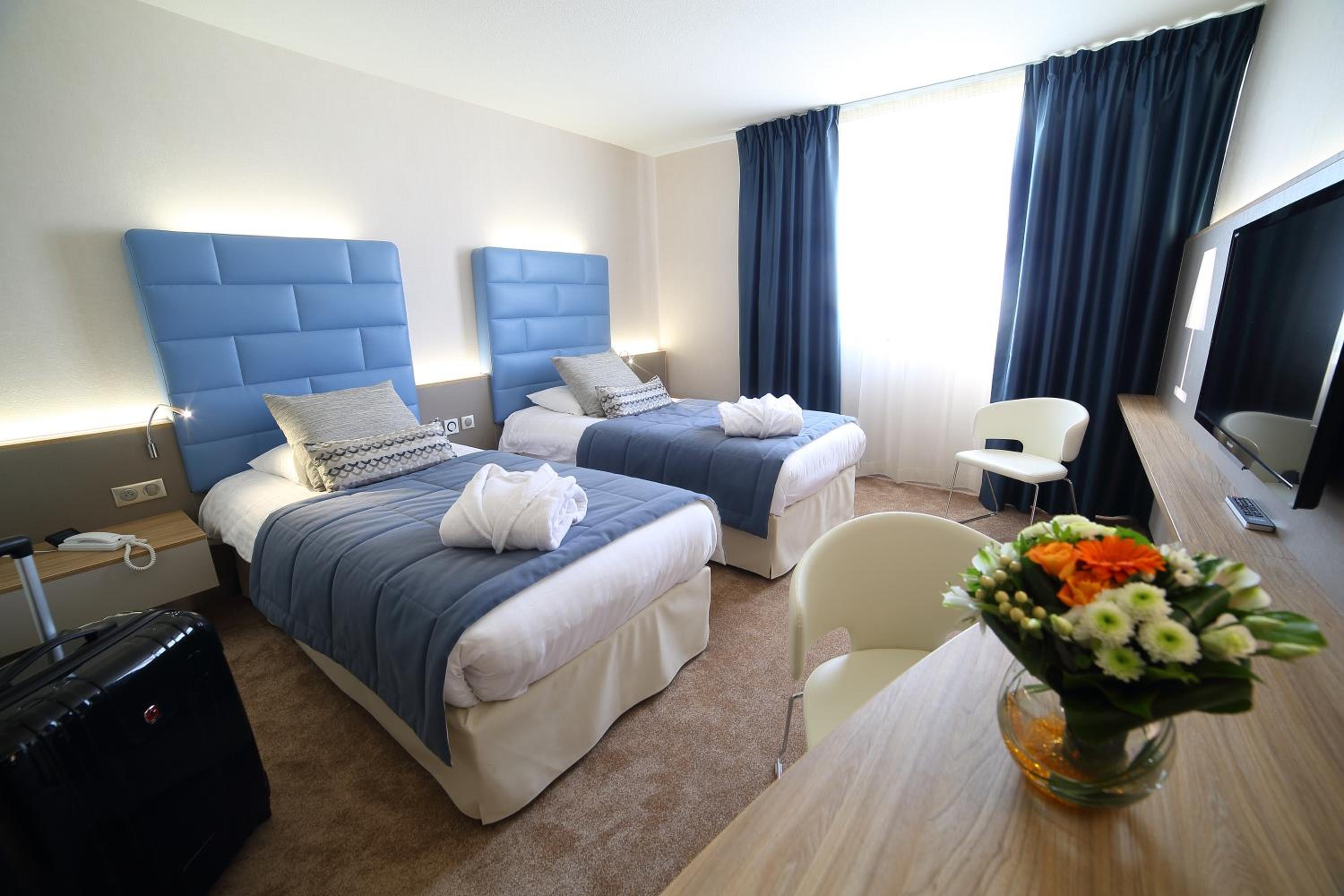 Superior Twin Room - Photo 1