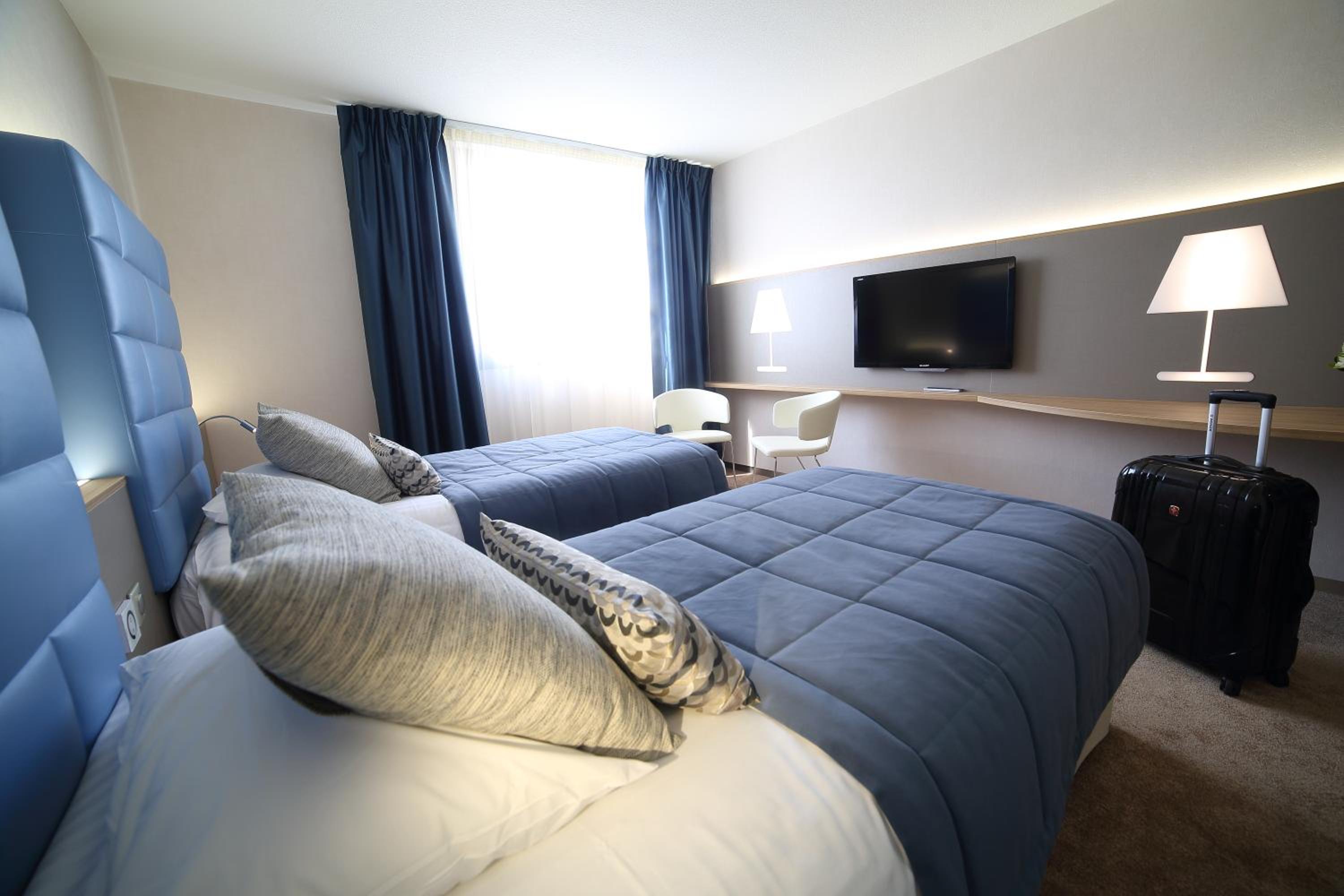 Superior Twin Room - Photo 6