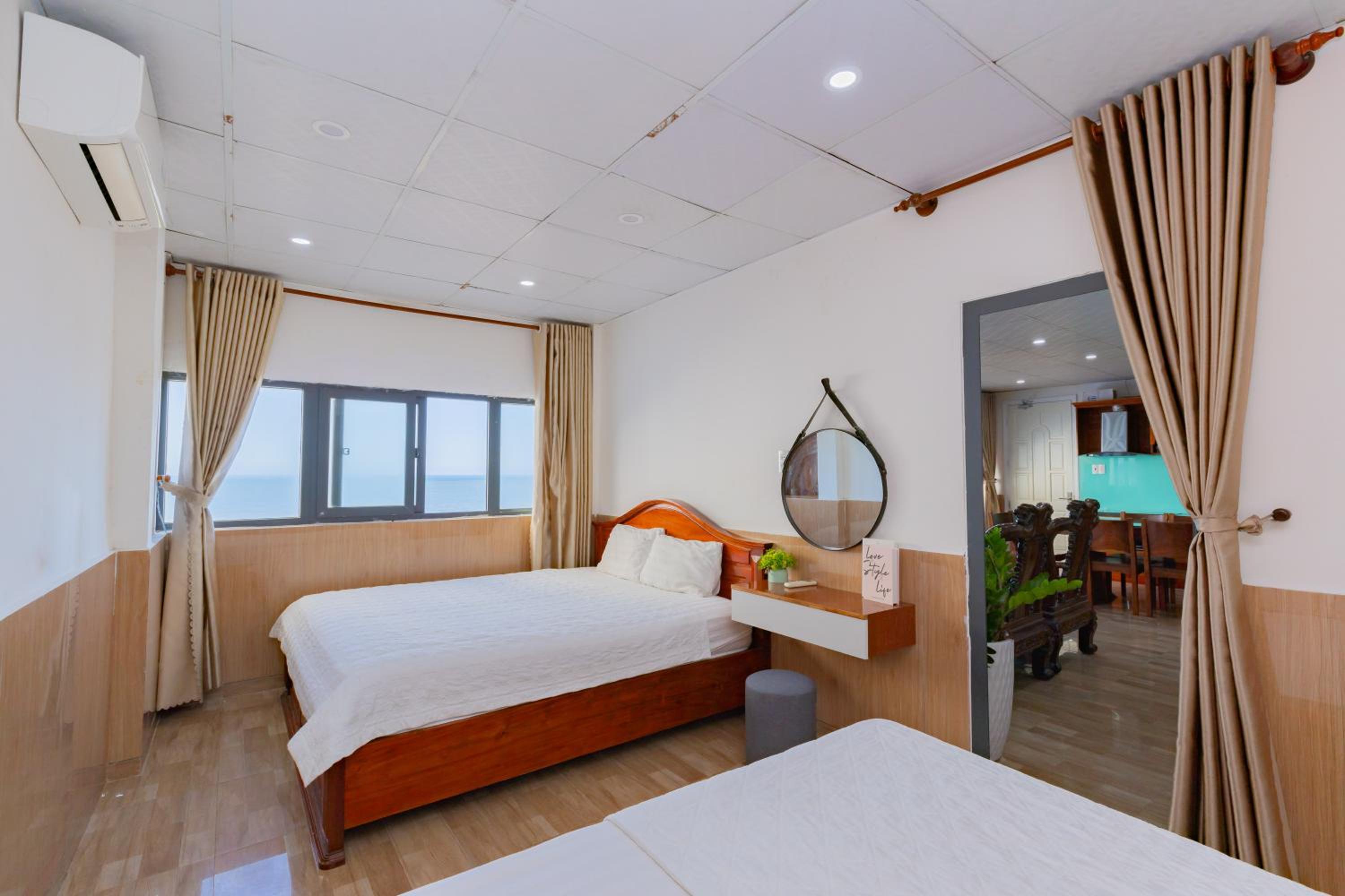 One-Bedroom Apartment with Ocean View
