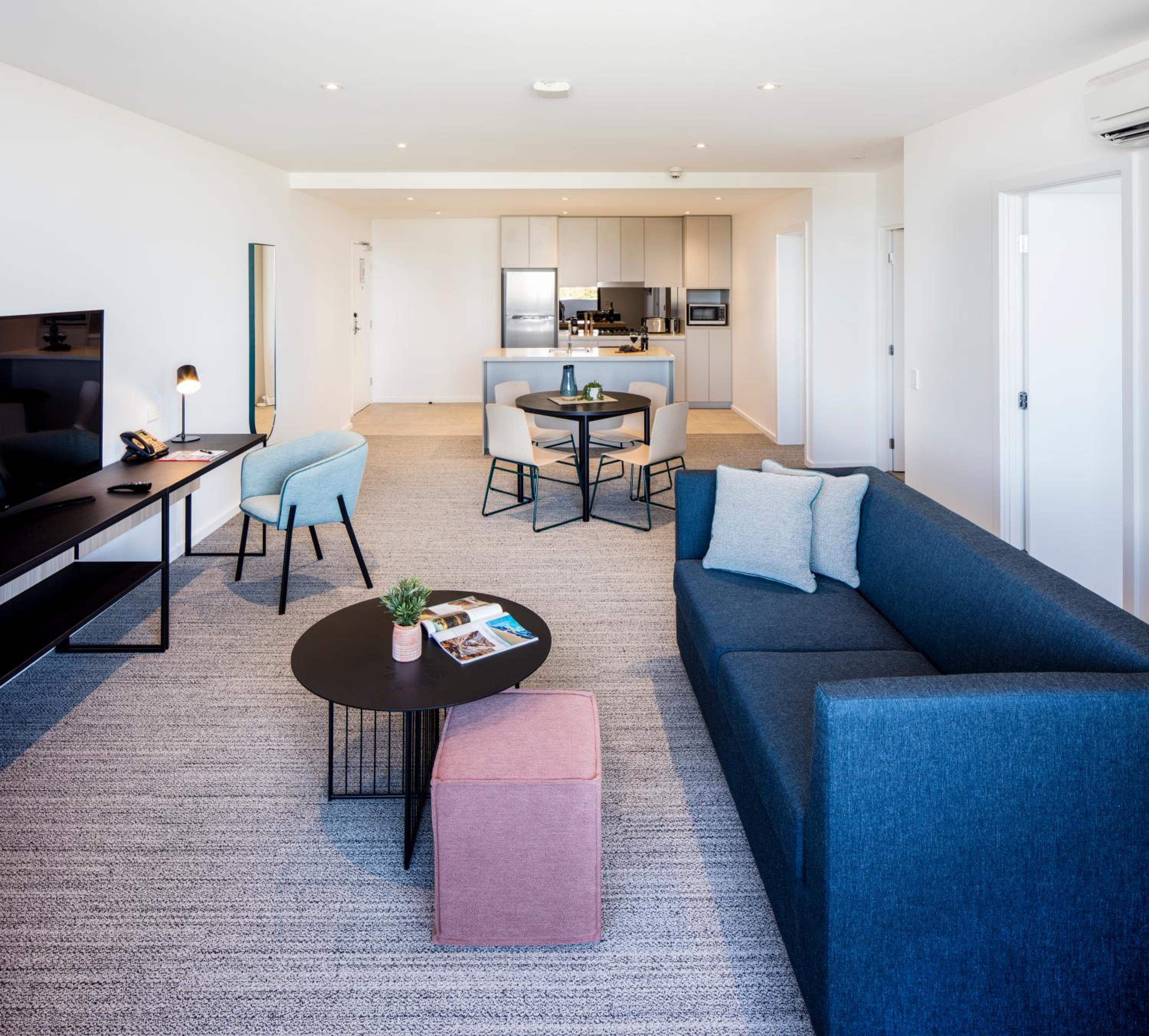 Two Bedroom Superior Apartment - Photo 4