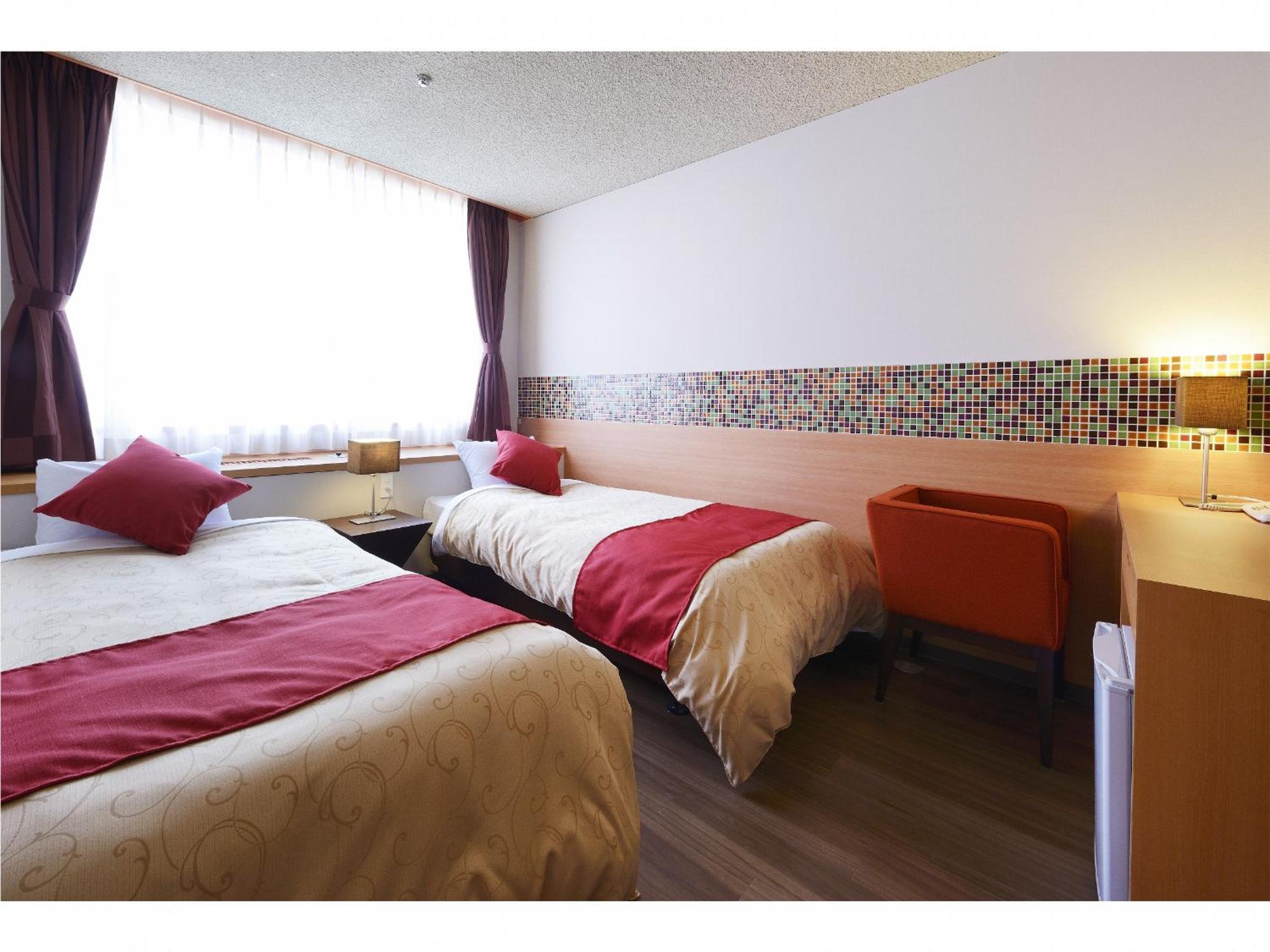 Twin Room with No View - Non-Smoking - Photo 1