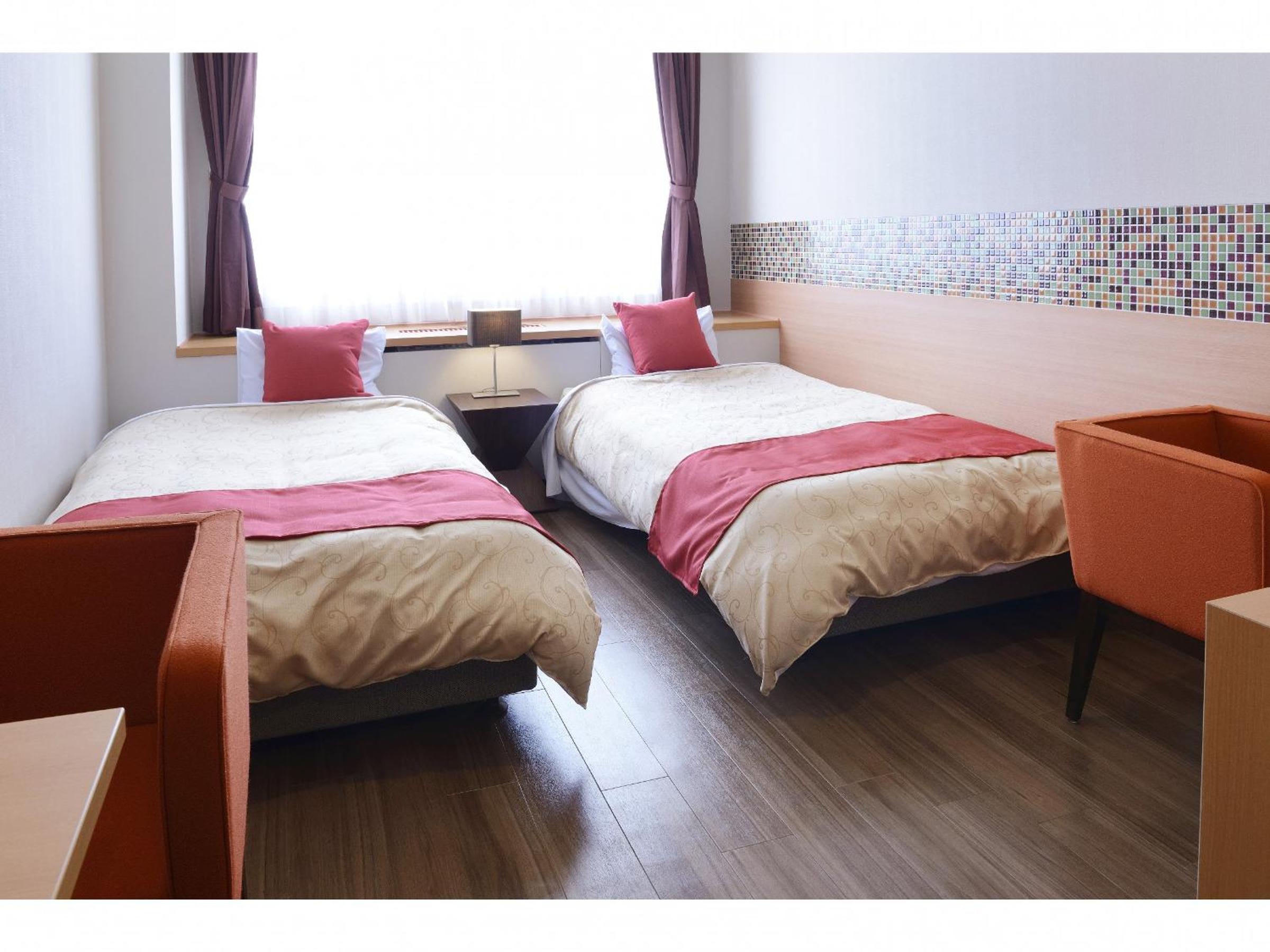 Twin Room with City View - Non-Smoking - Photo 1