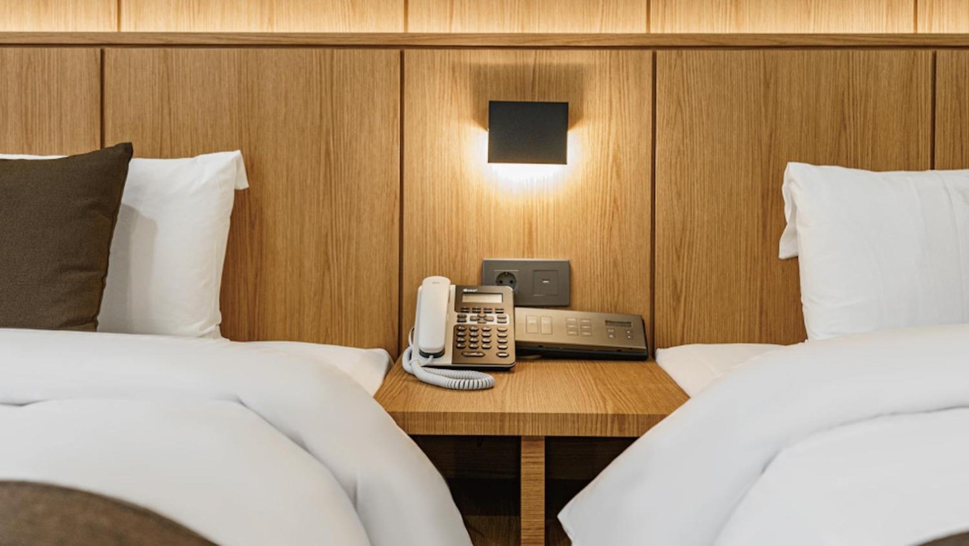 Premier Deluxe Twin Room - Photo 4