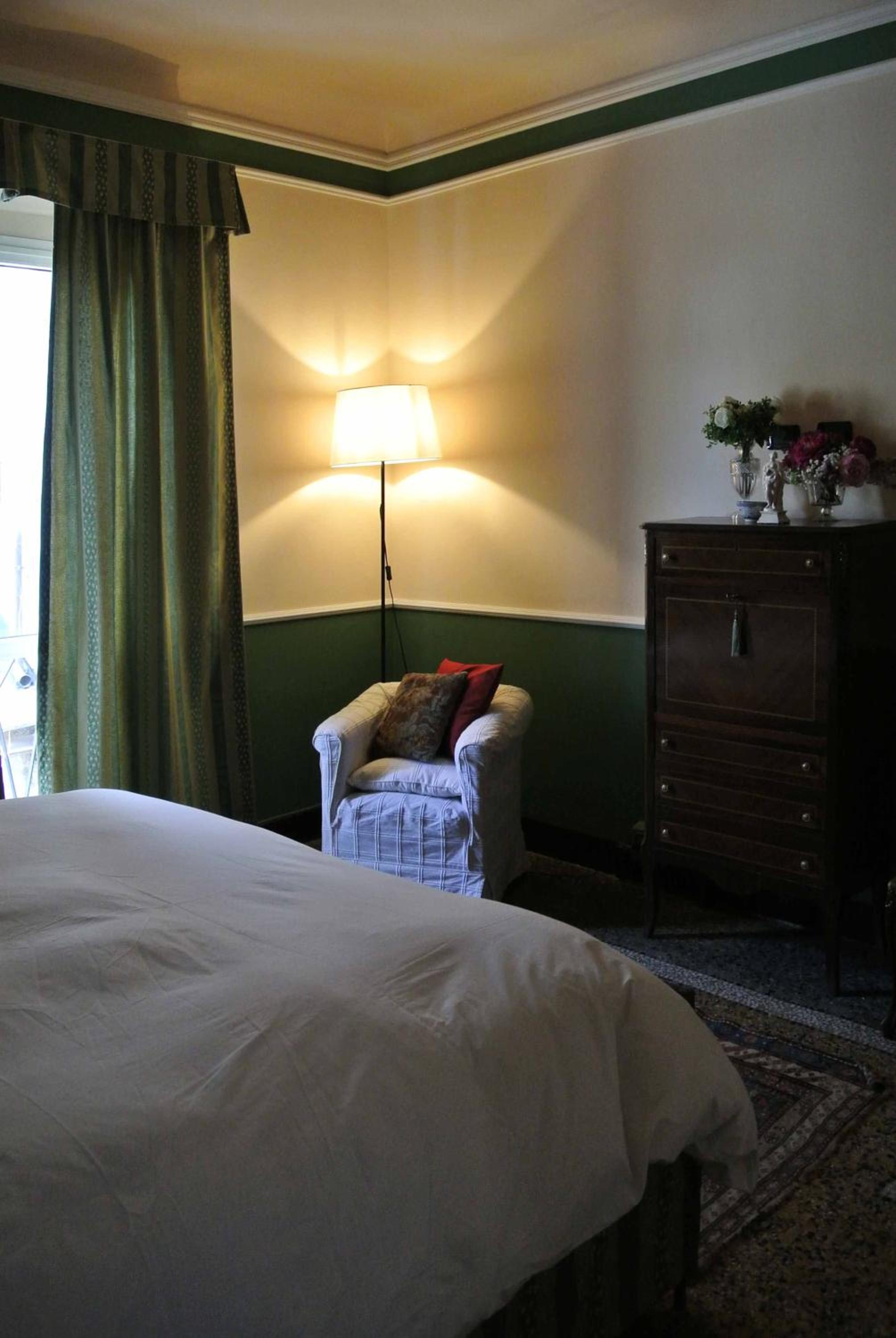 Double Or Twin Room With Private Bathroom photo 3