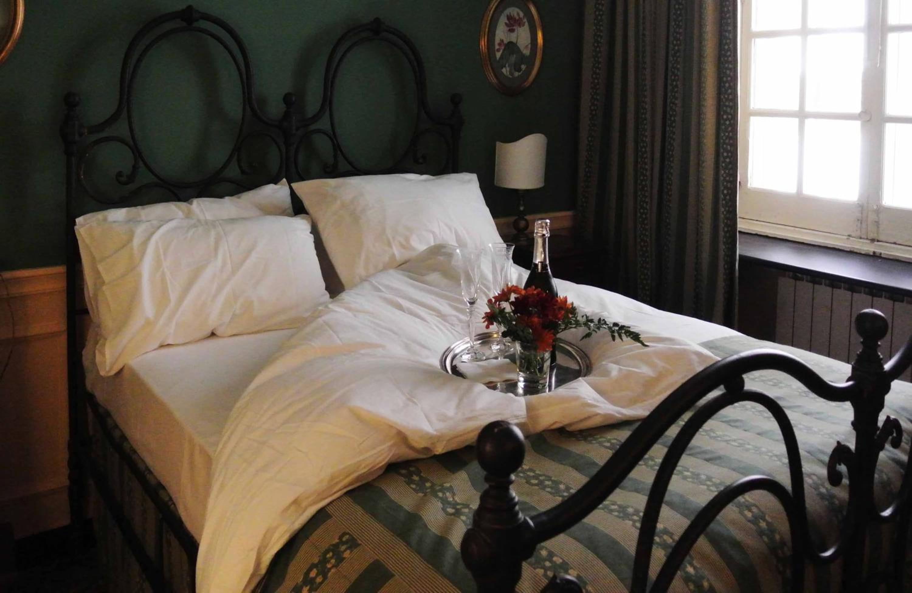 Queen Room photo 1