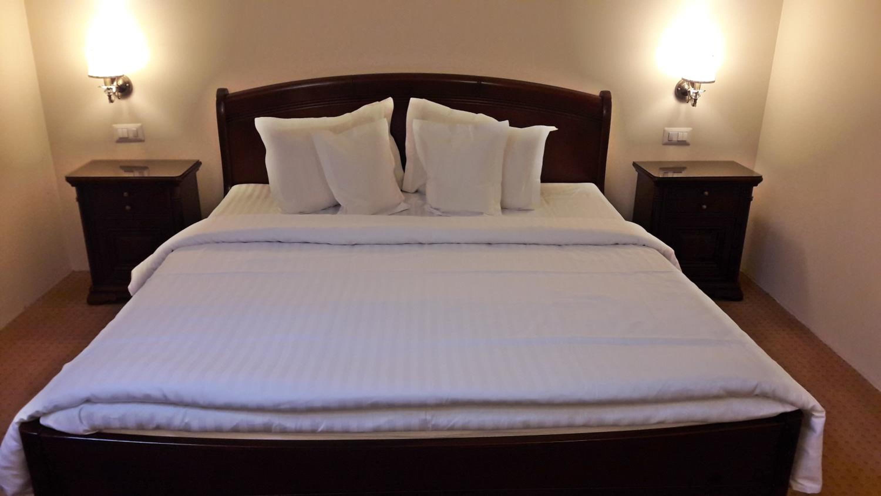 Double Room - Photo 6