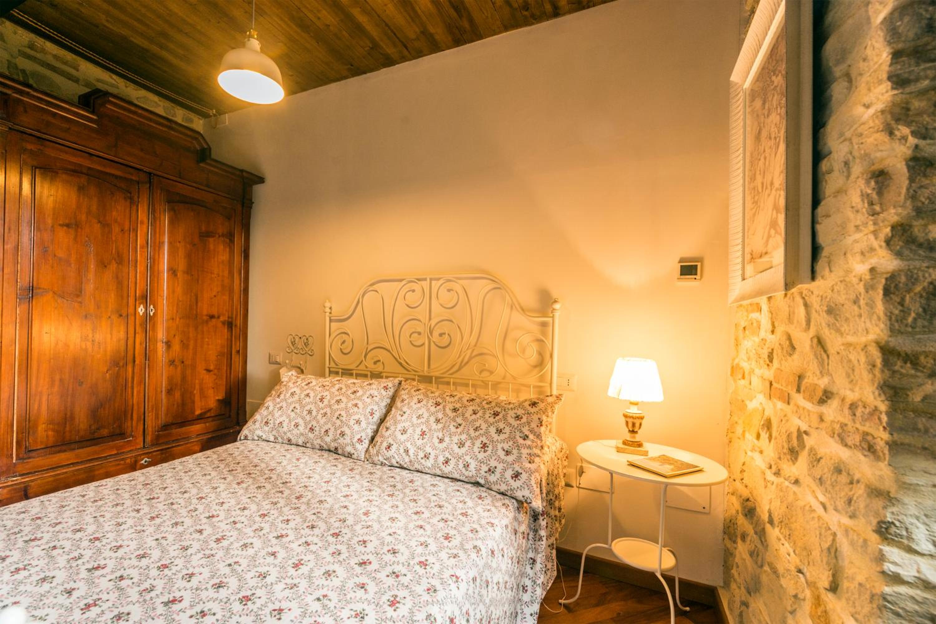 One-Bedroom House - Photo 3