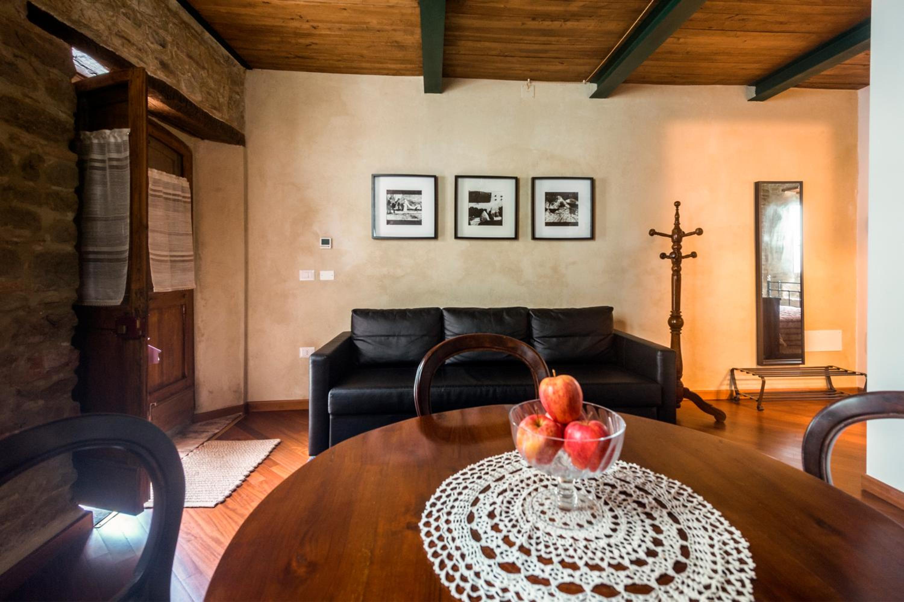 One-Bedroom Apartment - Photo 6