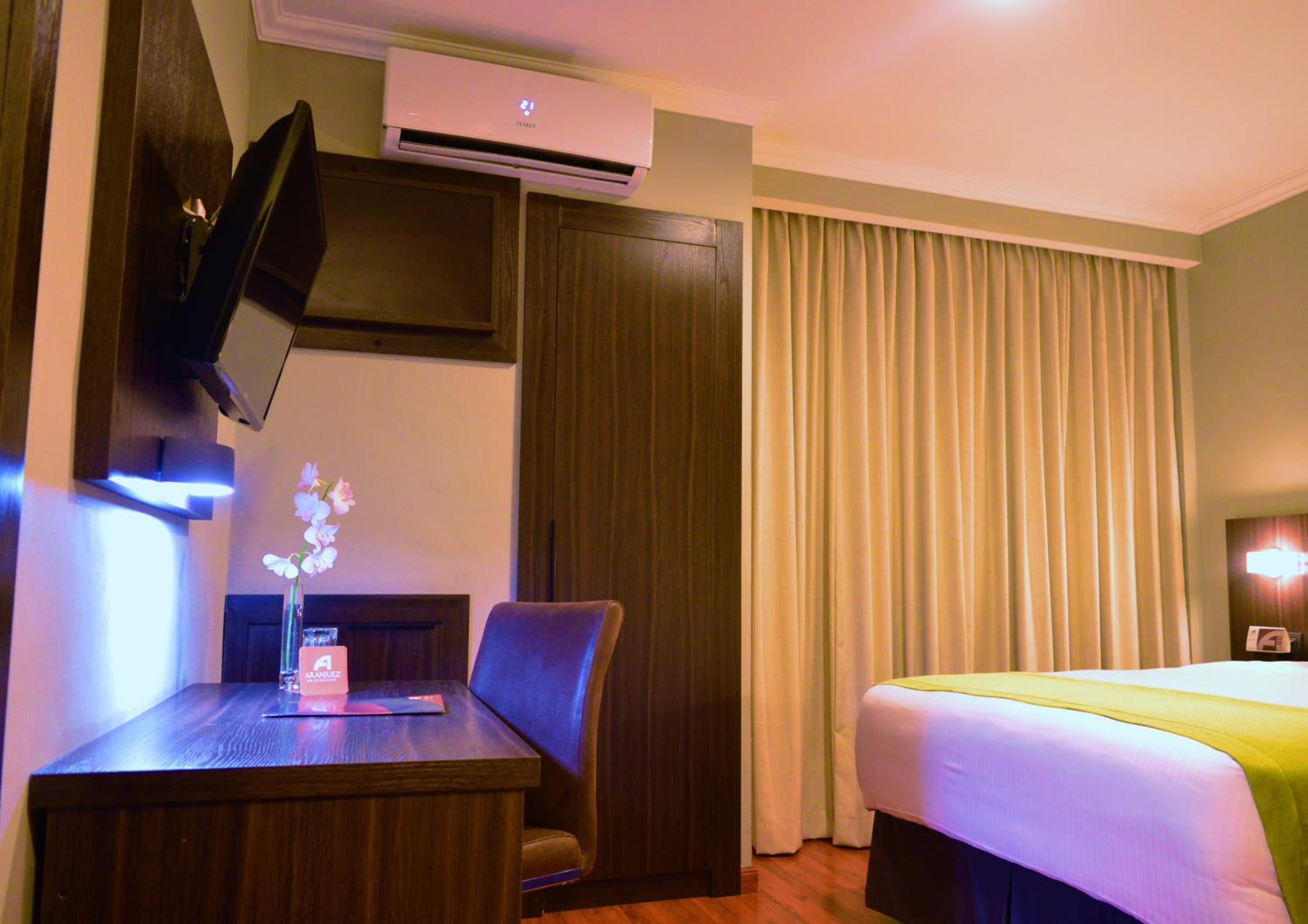 Deluxe Queen Room