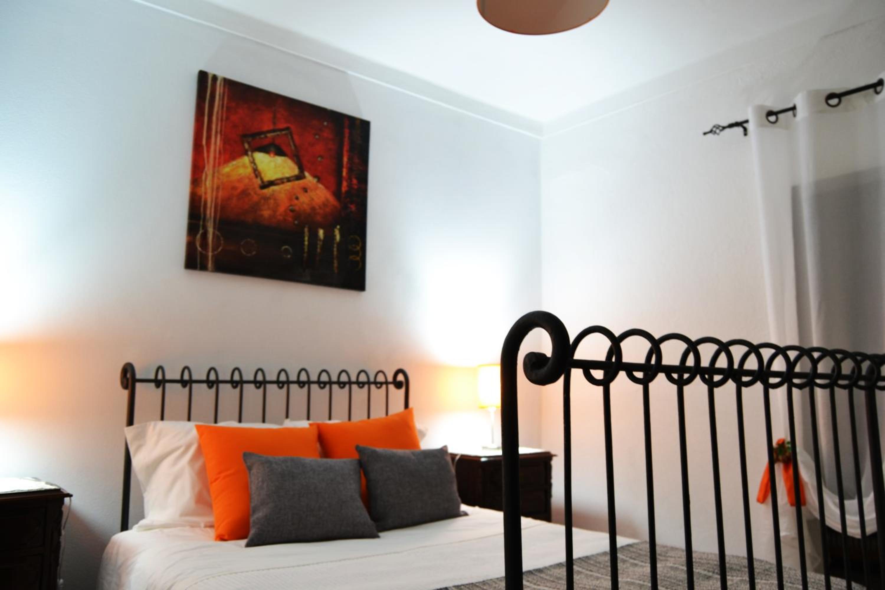 Deluxe Double Room (2 Adults + 1 Child) photo 2