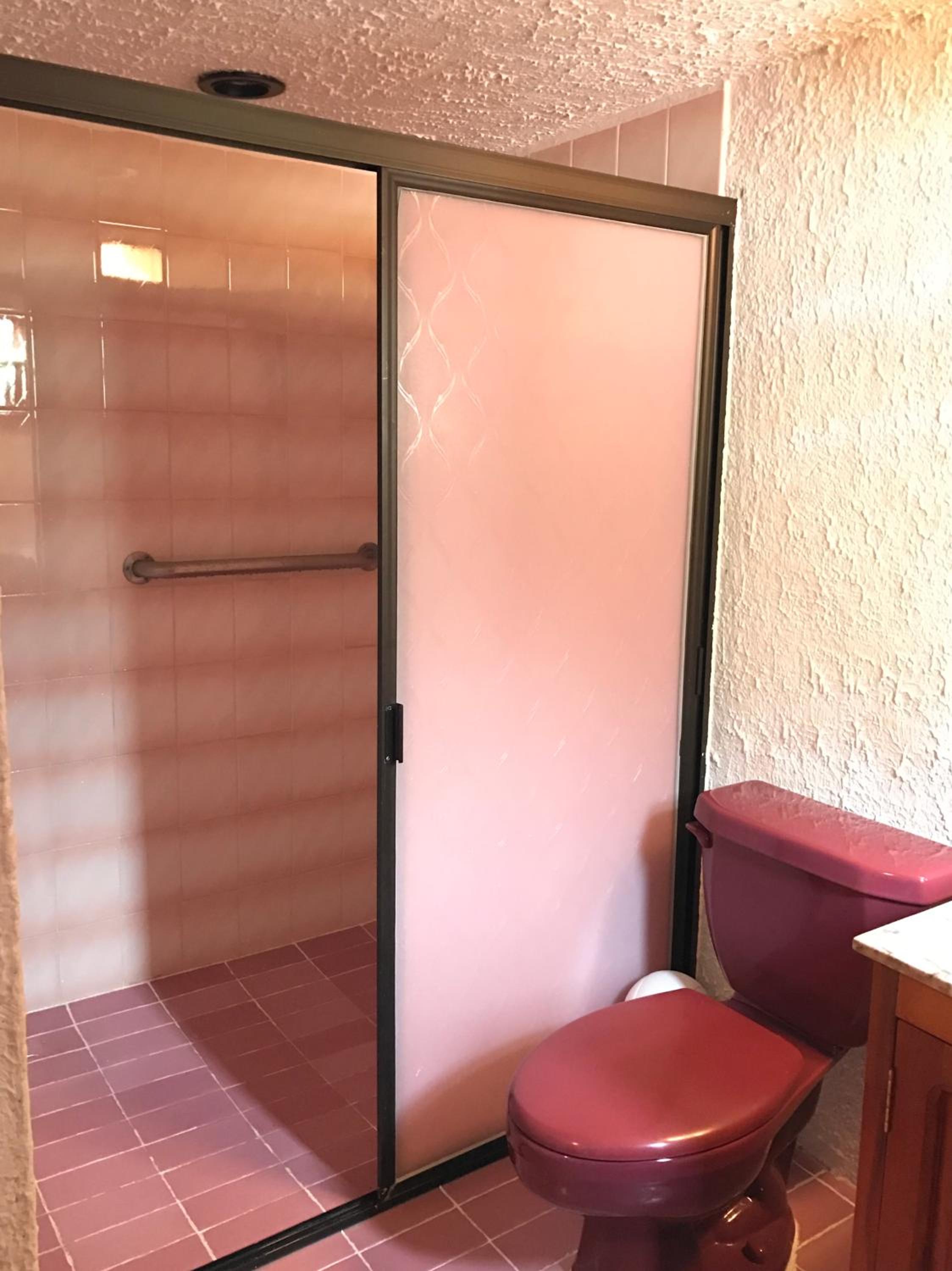 Three-Bedroom Townhouse - Photo 26
