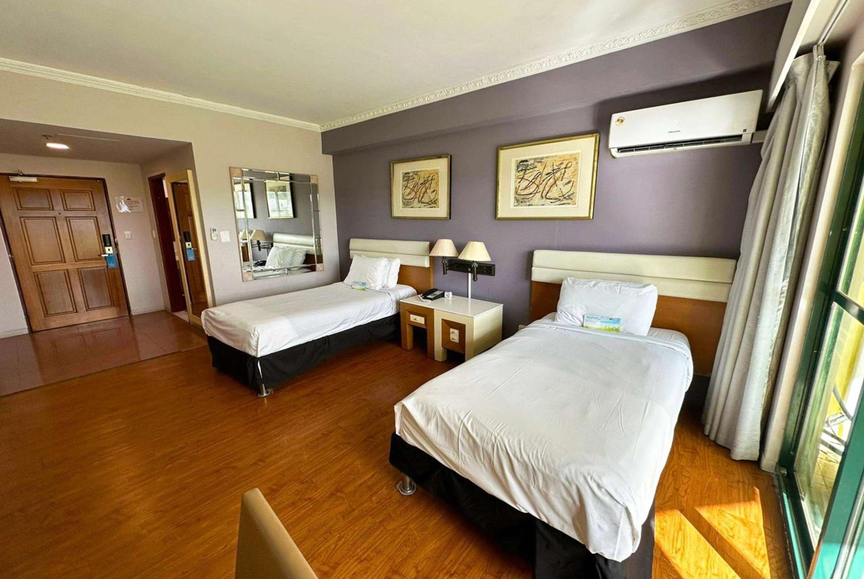 Twin Room - Non-Smoking