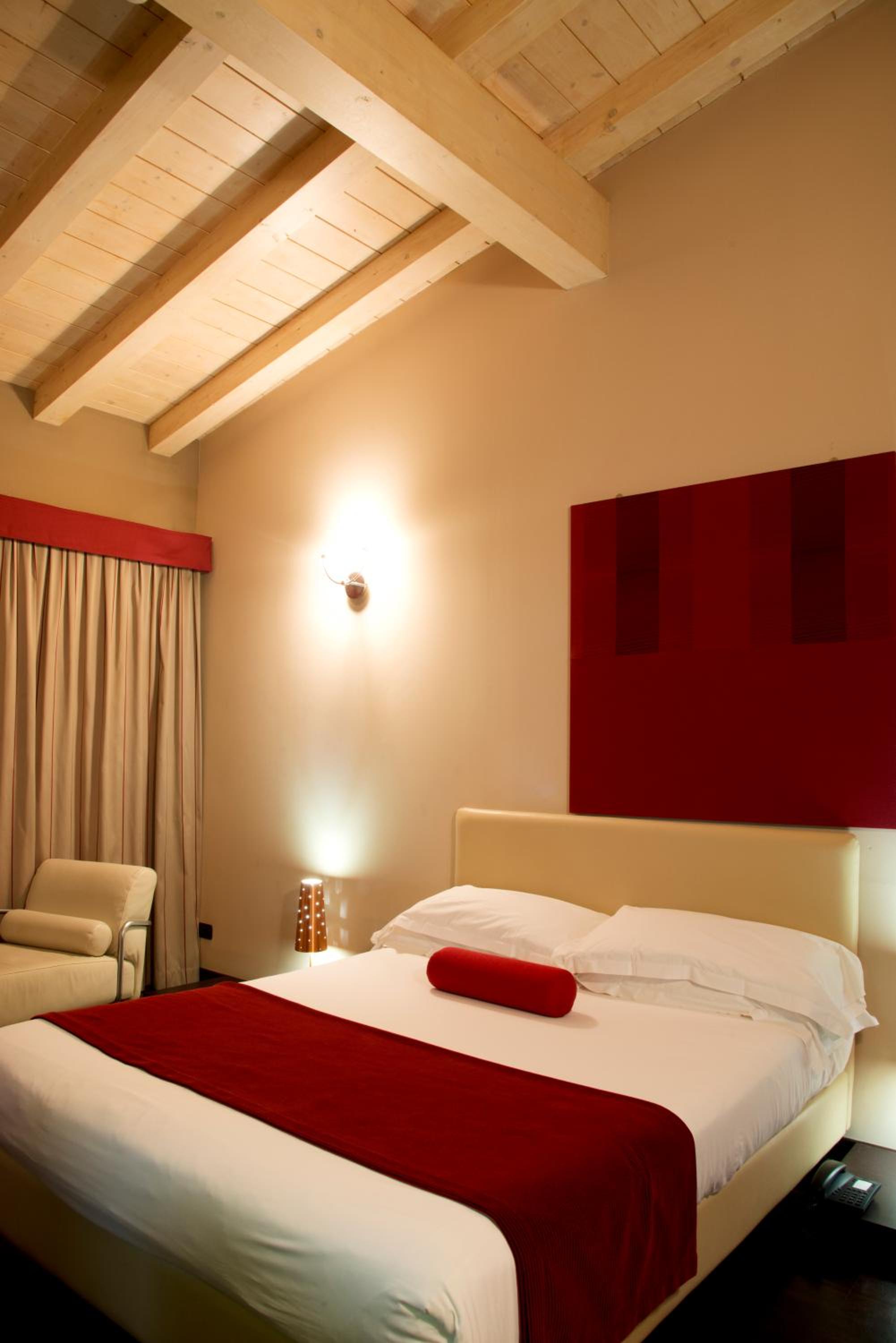 Double Room - Photo 10