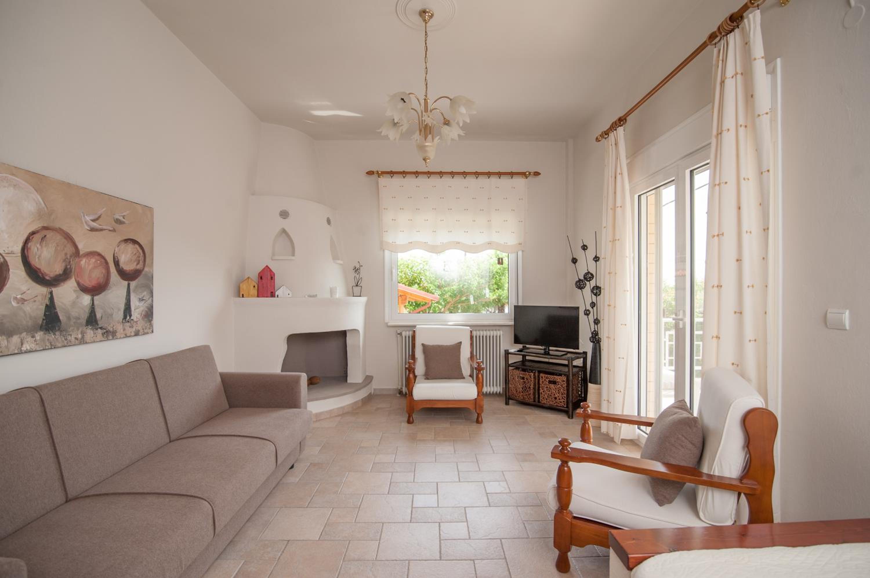 Apartment with Sea View - Photo 3