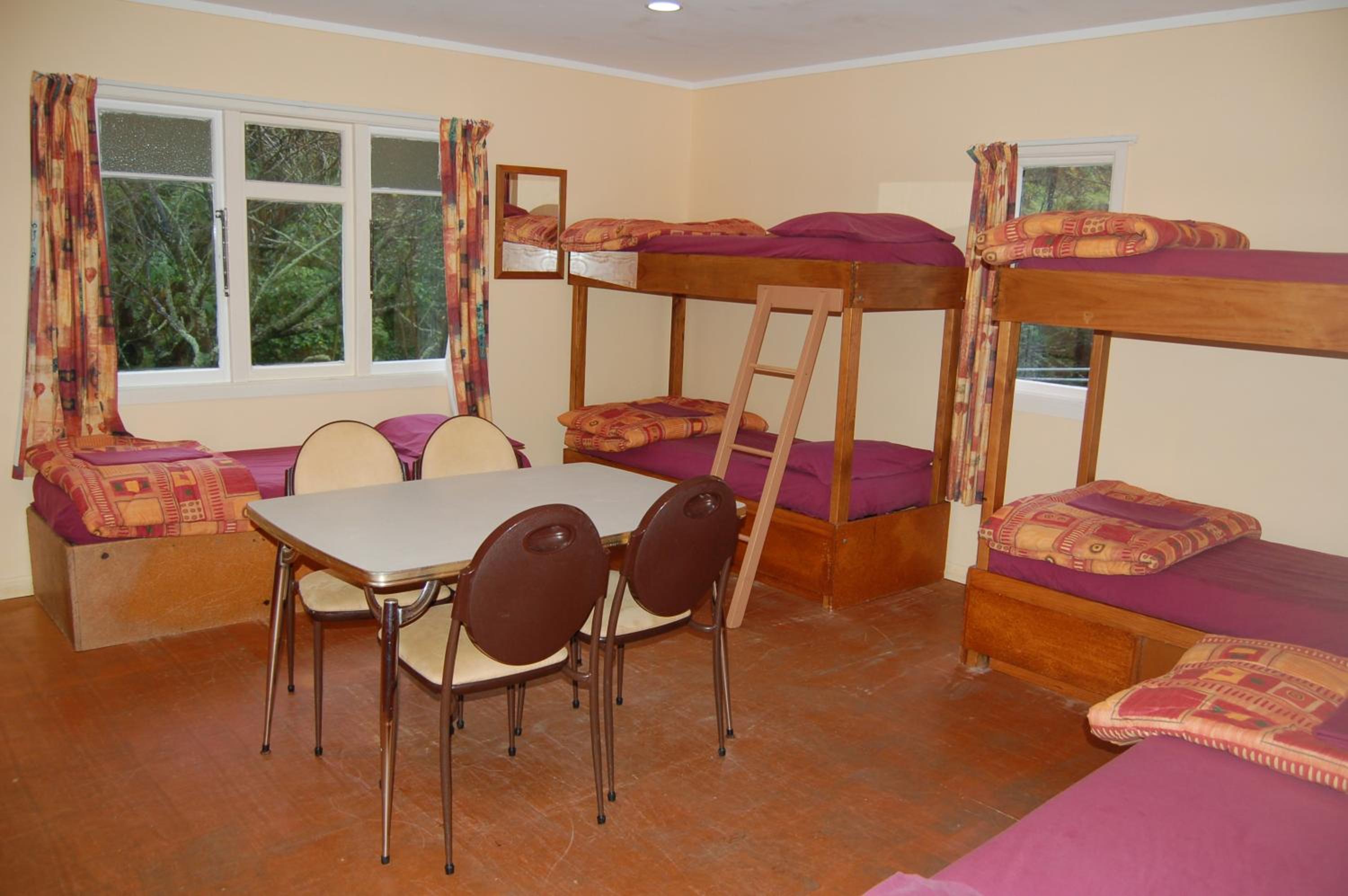 Bed in 10-Bed Mixed Dormitory Room photo 1
