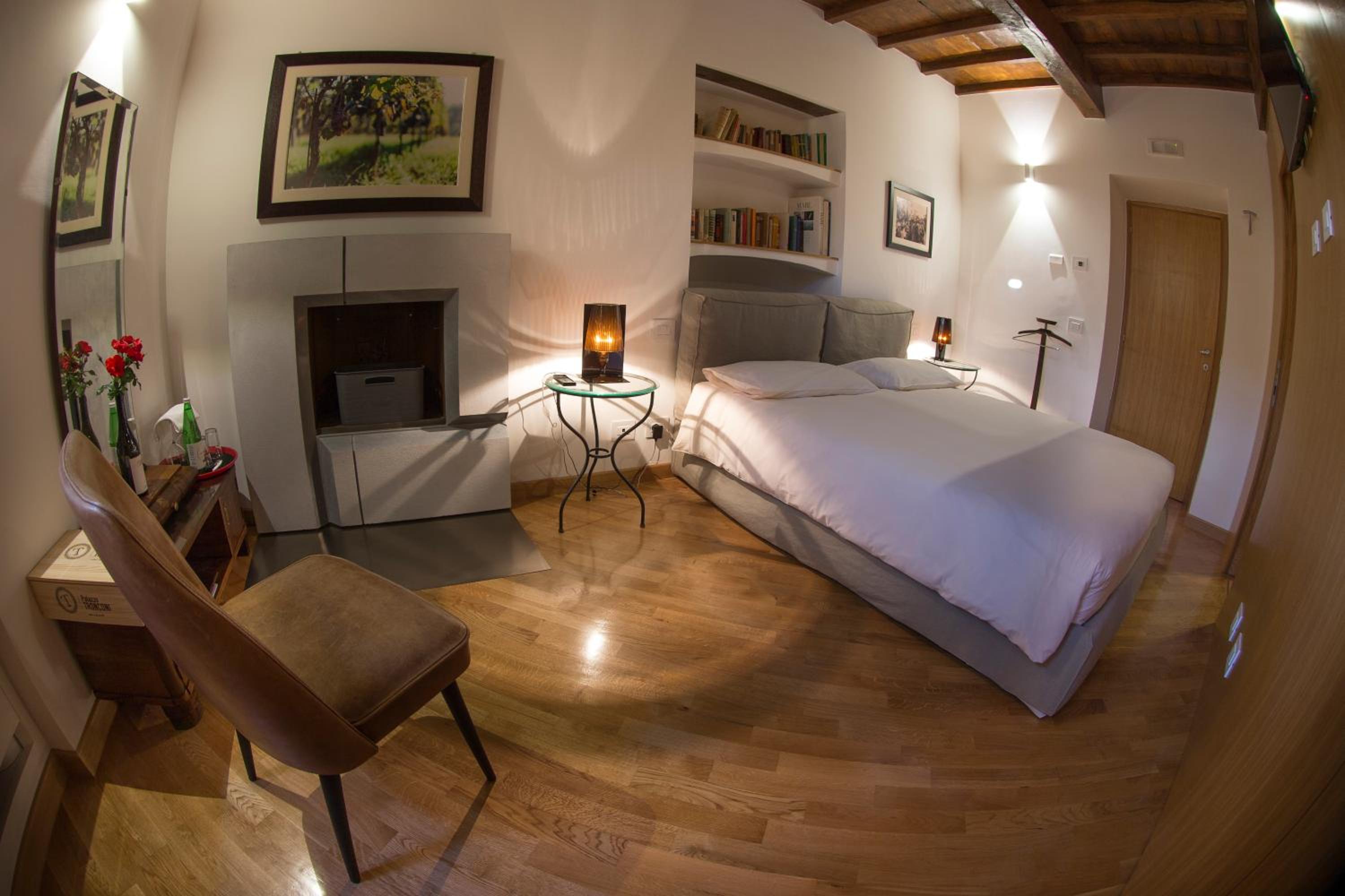Double Room - Photo 13