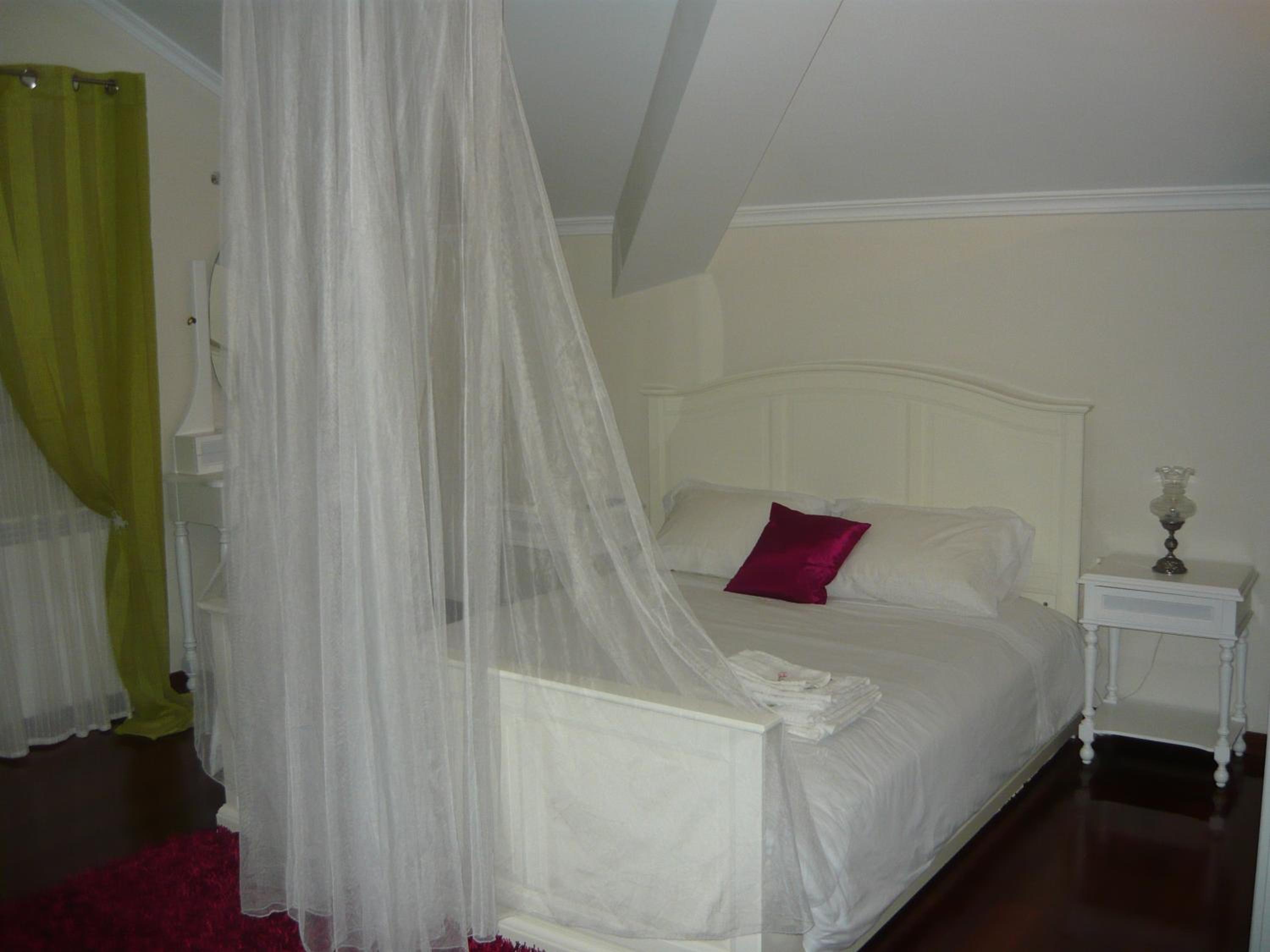 Double Room with Private Bathroom - Photo 4