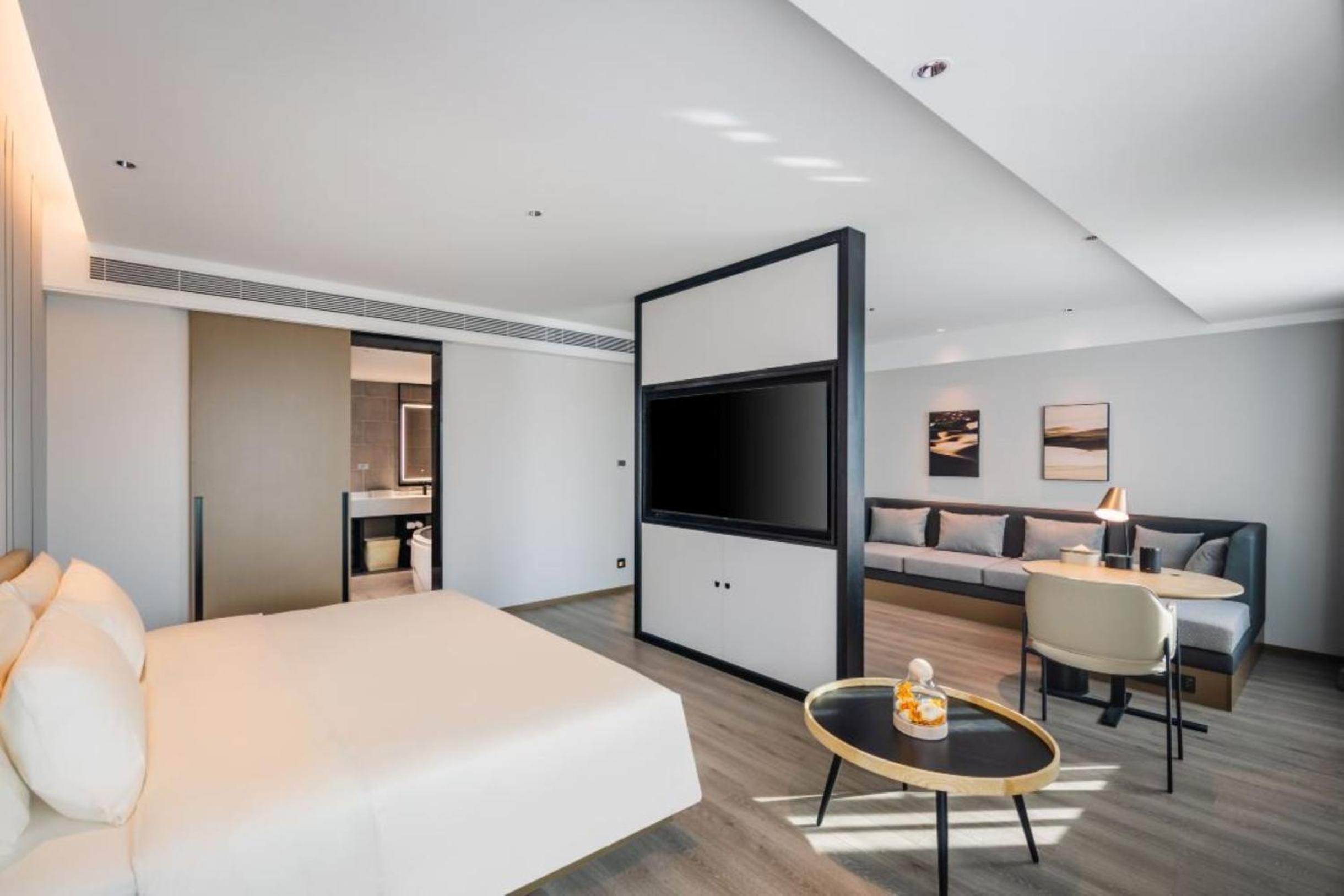 Jimu Suite with Bathtub photo 3