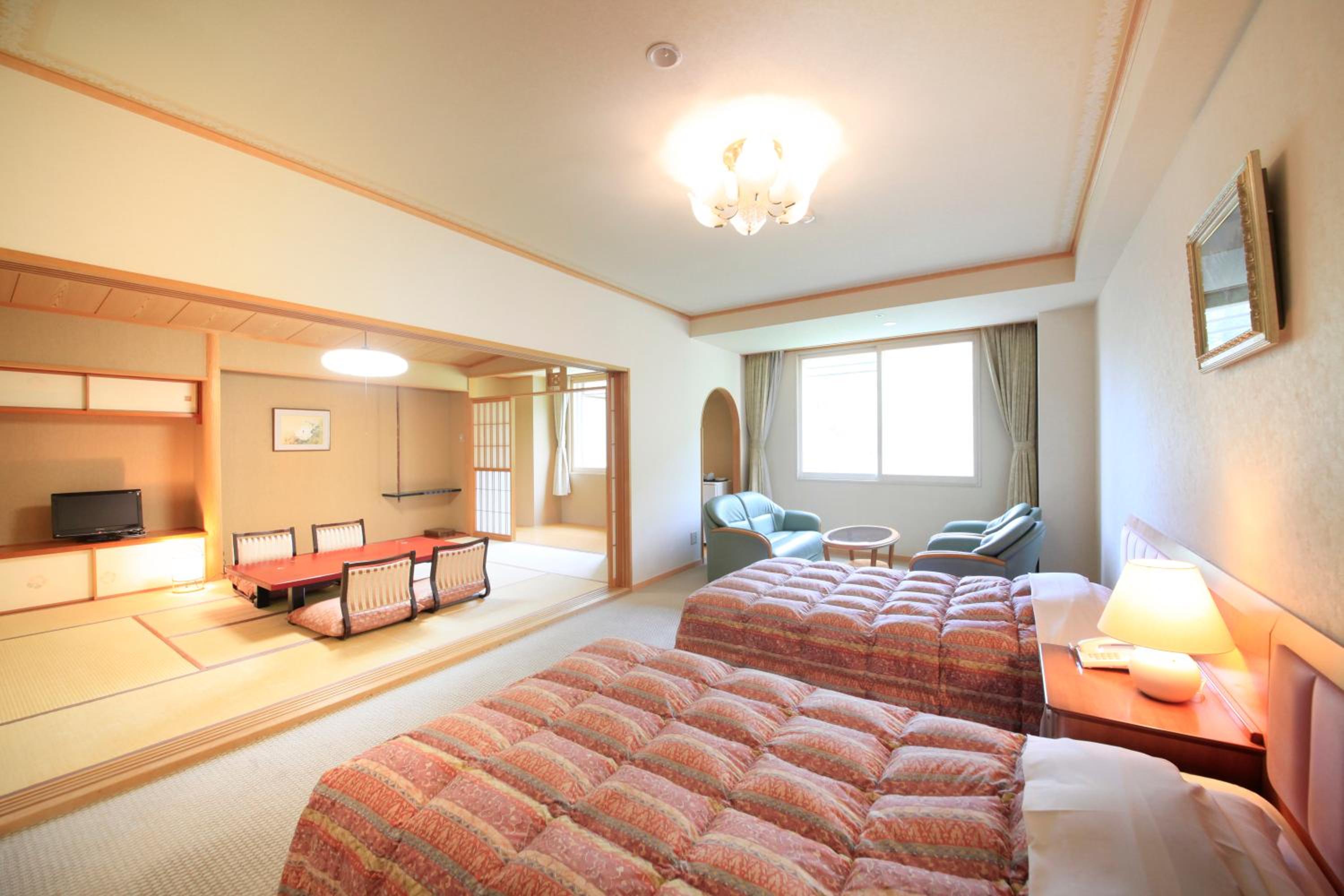 Deluxe Room with Tatami Area - Non-Smoking photo 3