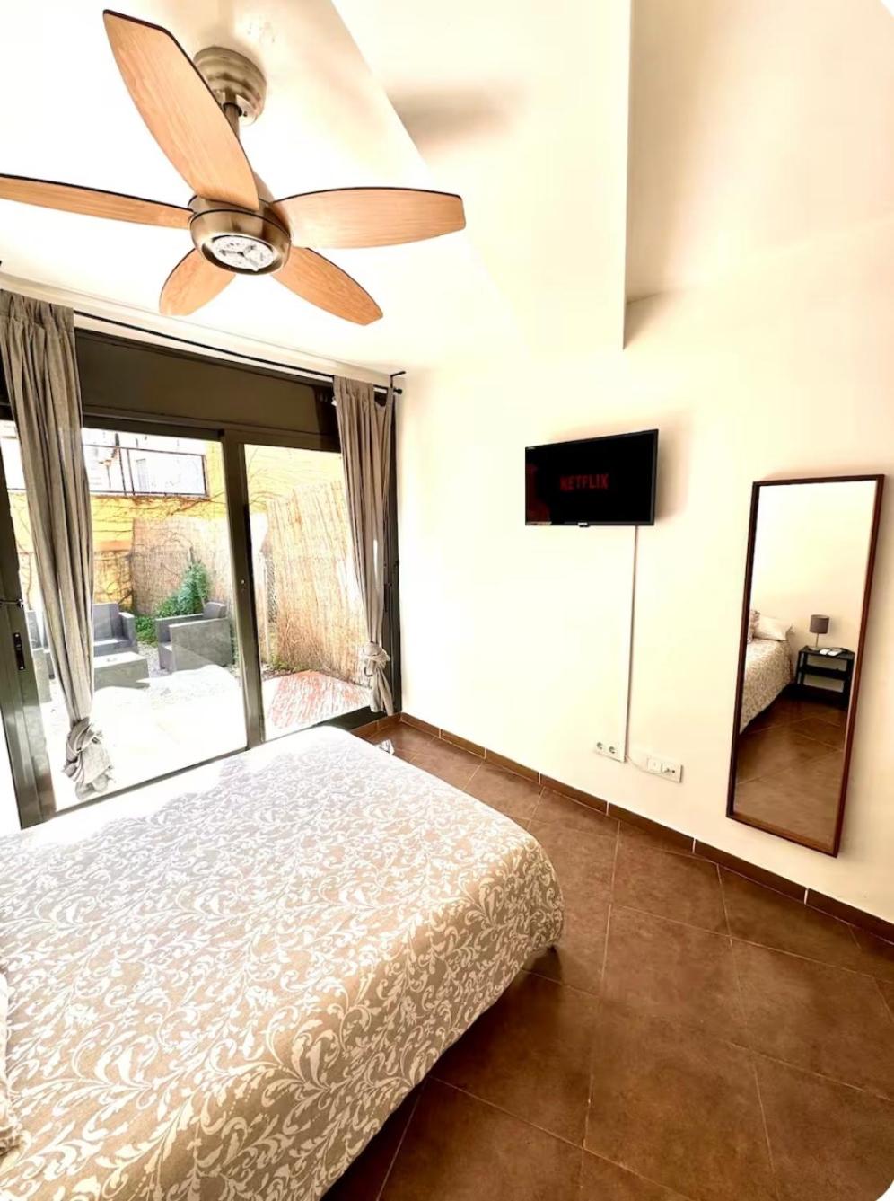 One-Bedroom Apartment with Garden photo 3