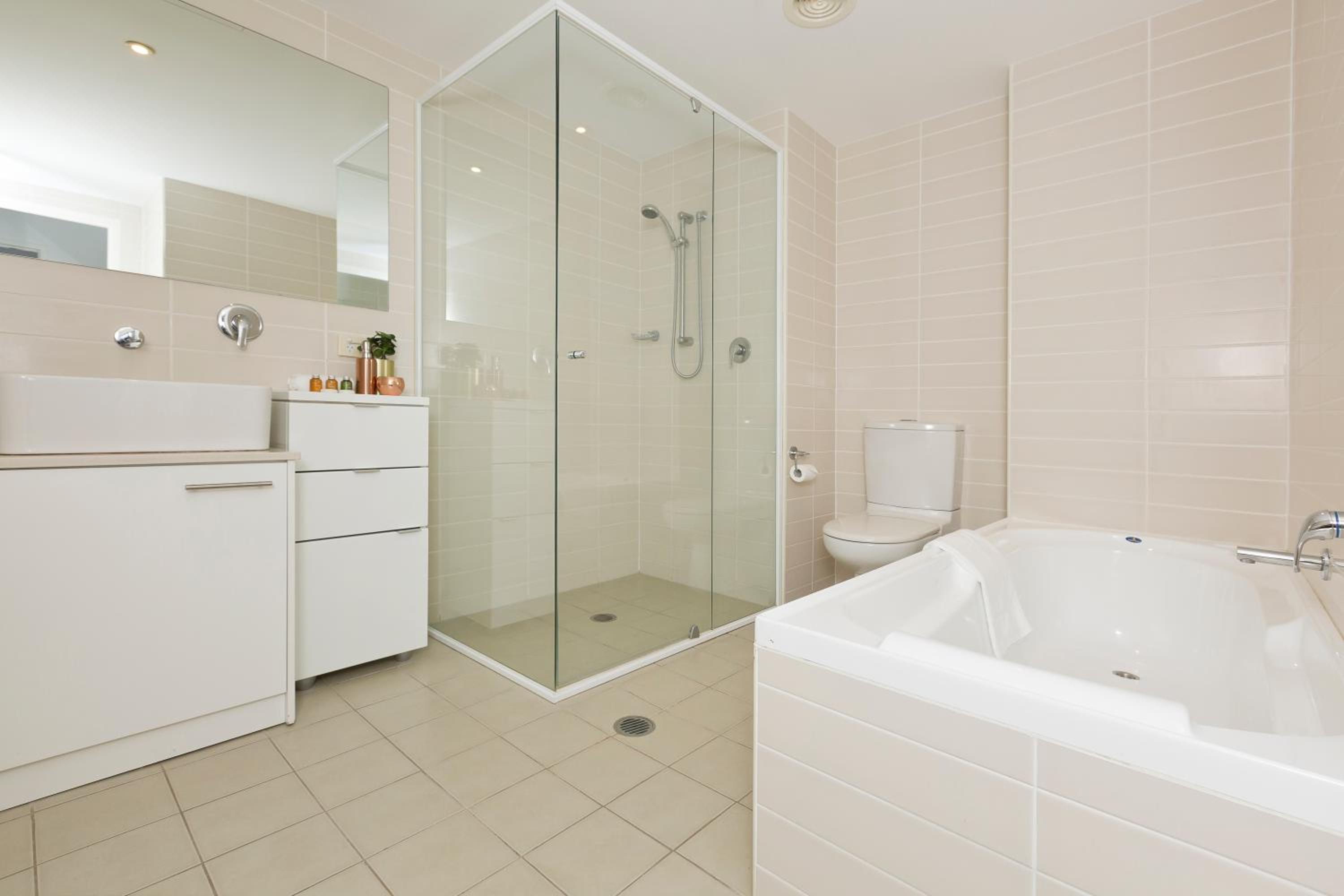 Superior Two-Bedroom Apartment with Water View photo 3