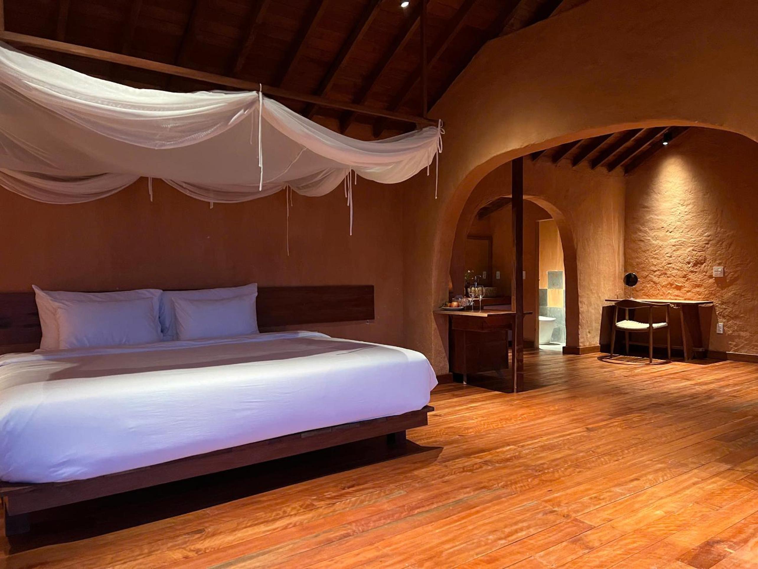 Villa with Private Pool - Photo 3